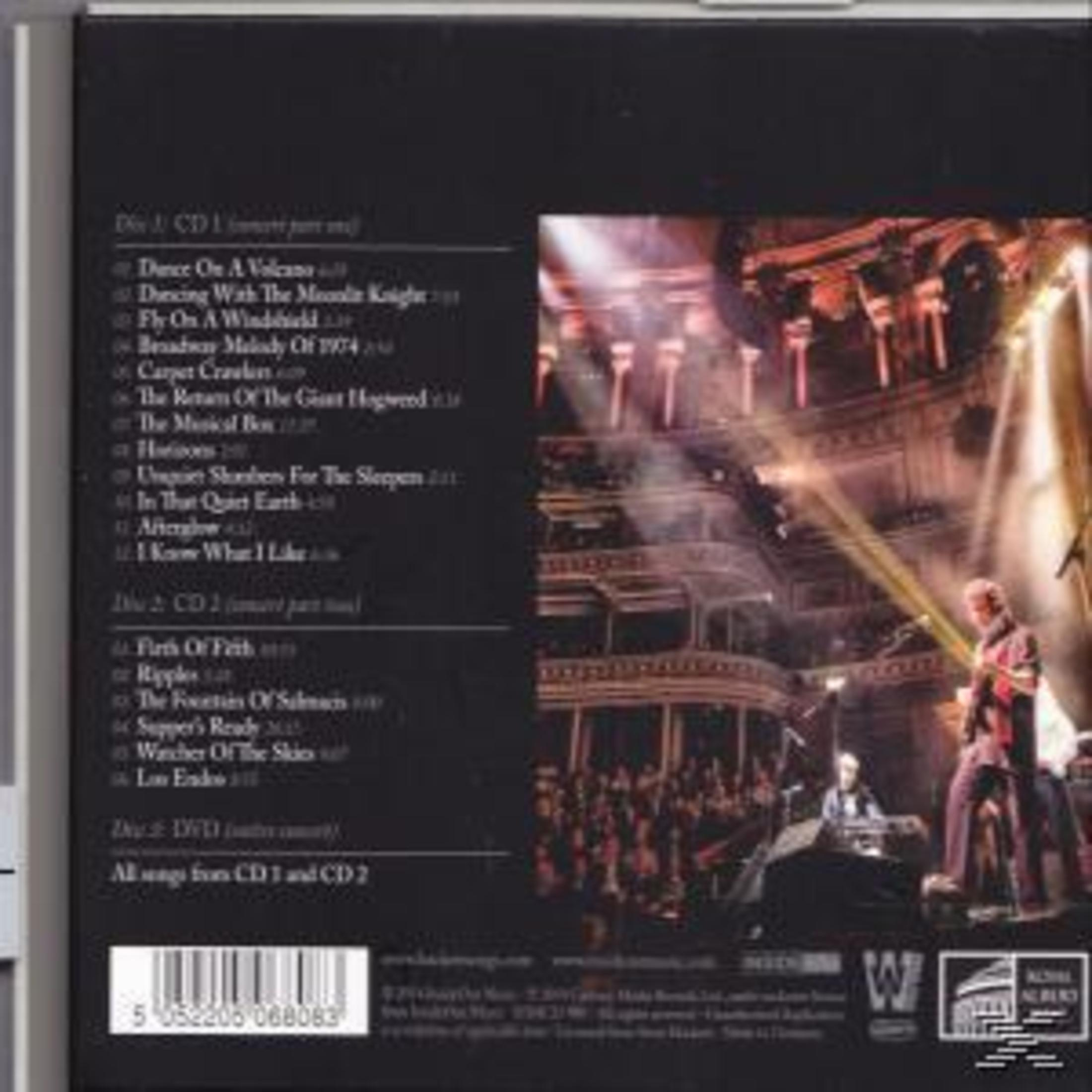 Ein CD-Cover mit einem Live-Konzertfoto, Songtexten und einem Barcode. Ein Musiker spielt Gitarre auf der Bühne.