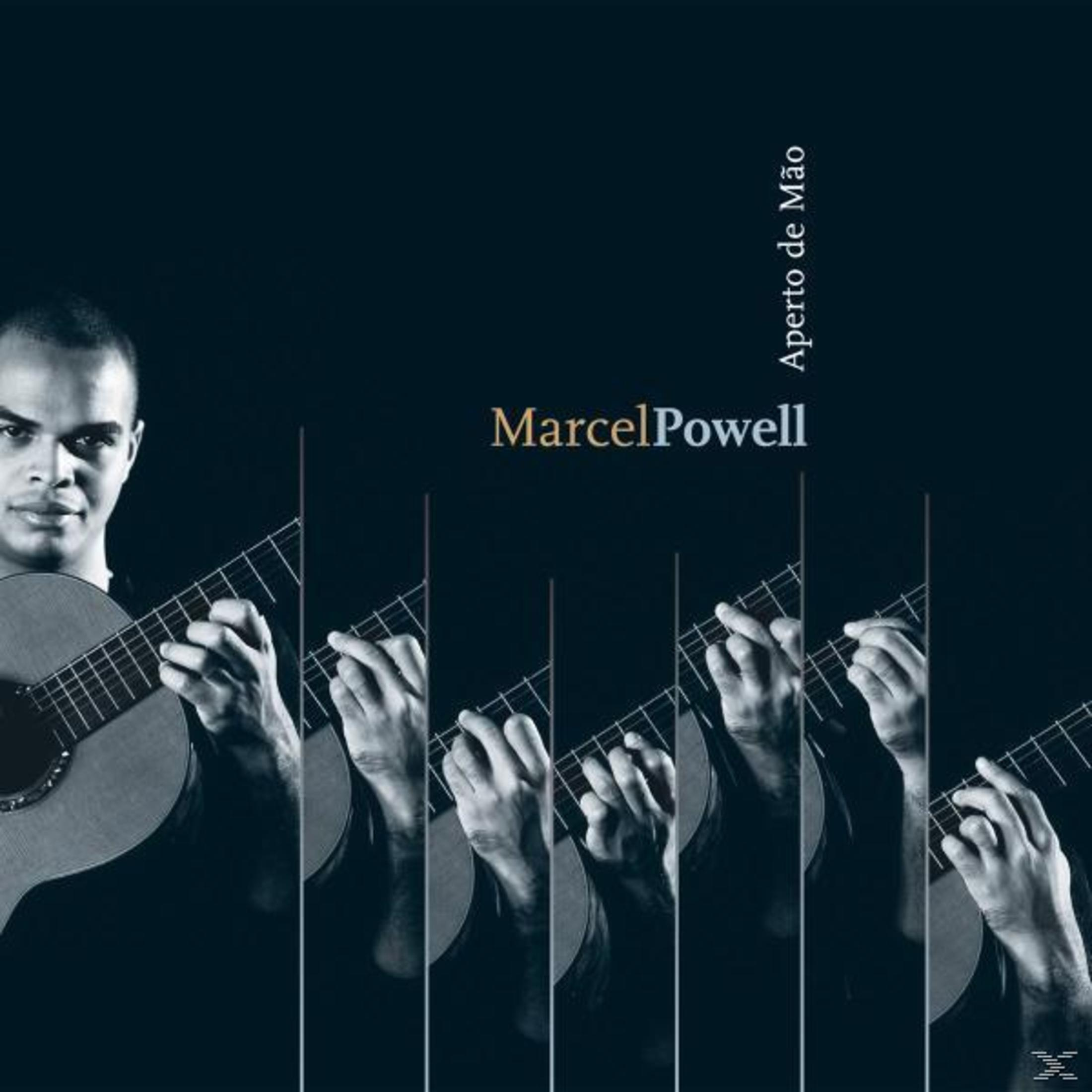 Albumcover. Ein Mann mit Gitarre. Titel ist Marcel Powell. Mehrere Bilder von Händen auf dem Griffbrett. Dunkelblauer Hintergrund.