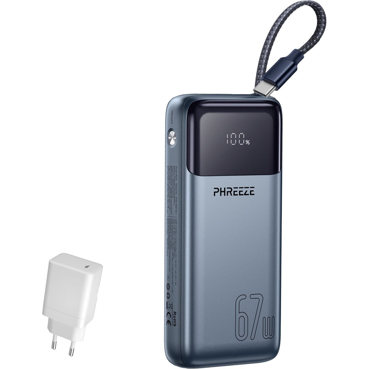 Een blauwe powerbank met een display dat 100% aangeeft. Een witte oplader staat links. De powerbank toont 'PHREEZE' en '67w'.