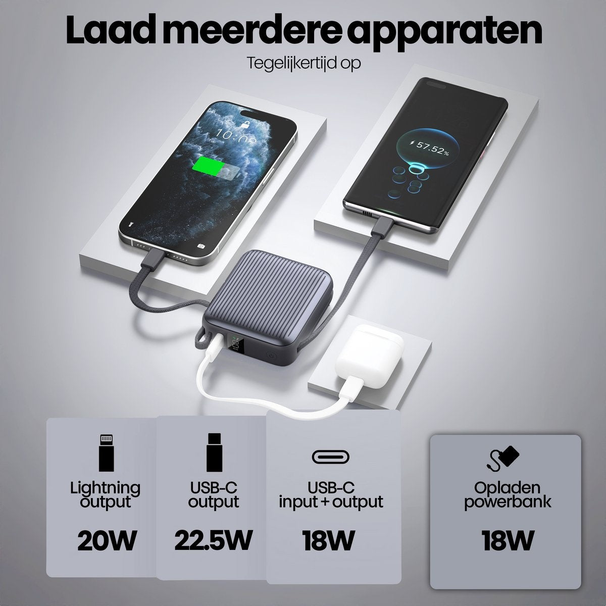 Twee telefoons laden op een wit oppervlak, verbonden met een powerbank en Airpods. Tekst geeft laaduitgang aan.