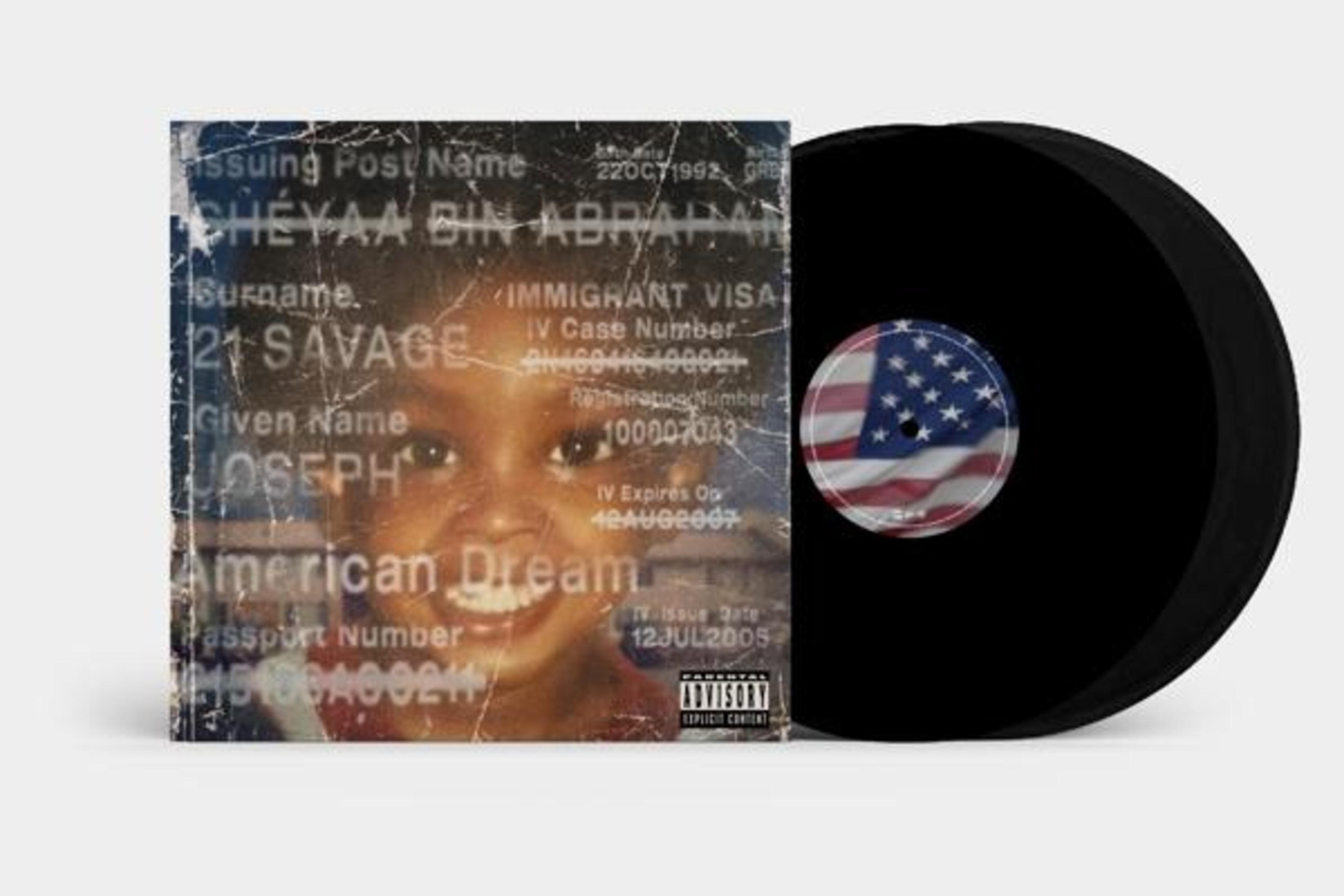 Copertina dell'album 'American Dream' di 21 Savage. Presenta un'immagine simile a un passaporto e un disco in vinile nero con la bandiera americana.