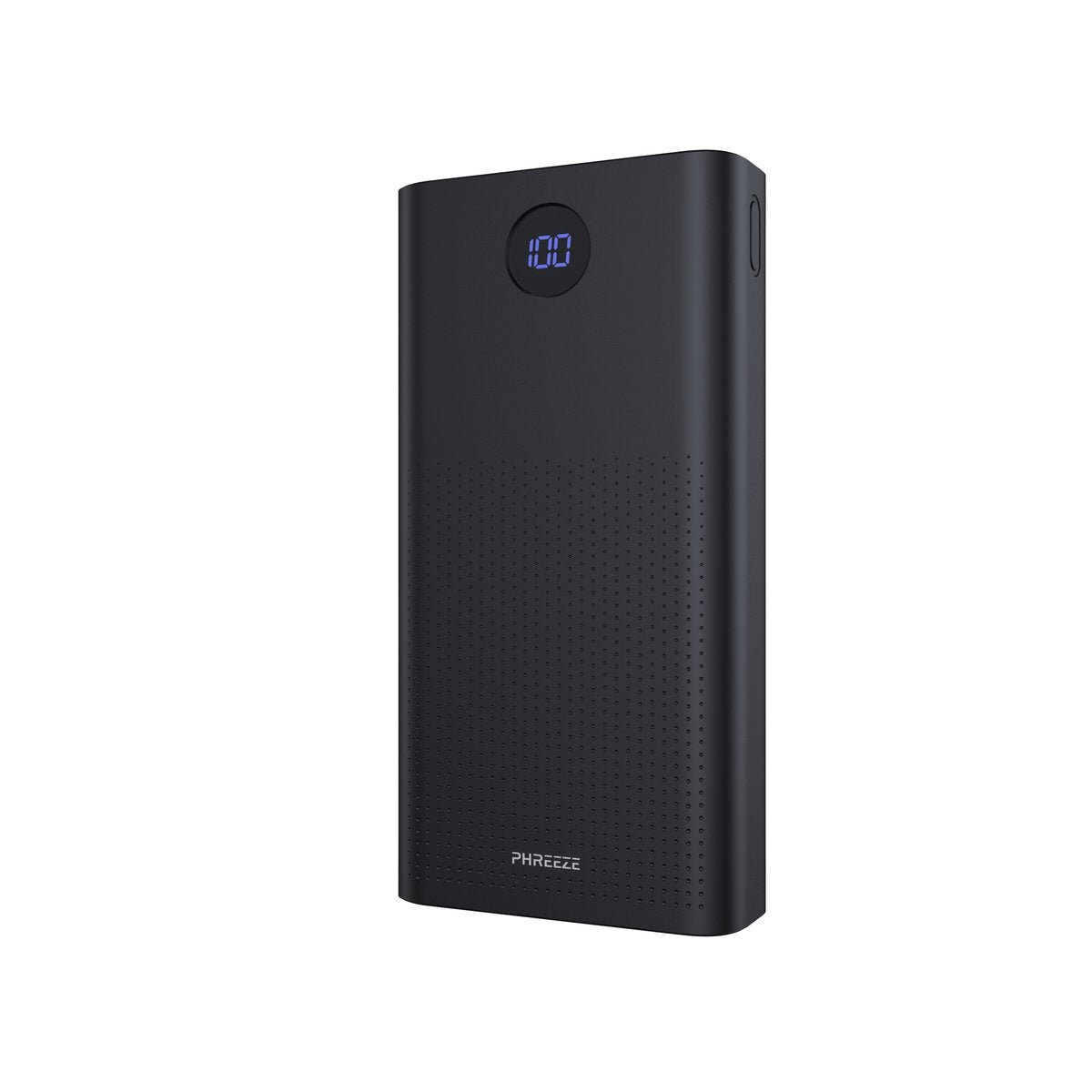 Een zwarte powerbank met een digitaal display dat 100% weergeeft. De merknaam PHREEZE is zichtbaar. De achtergrond is wit.