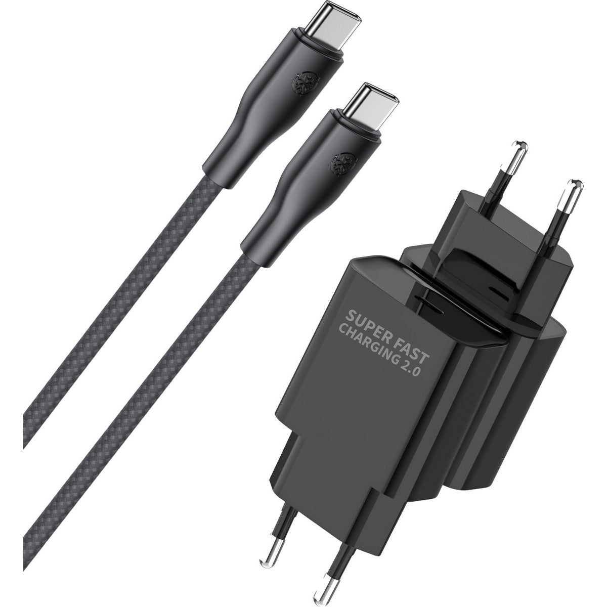 Twee zwarte USB-C-kabels en een zwarte wandlader met de tekst 'SUPER FAST CHARGING 2.0' op een witte achtergrond.