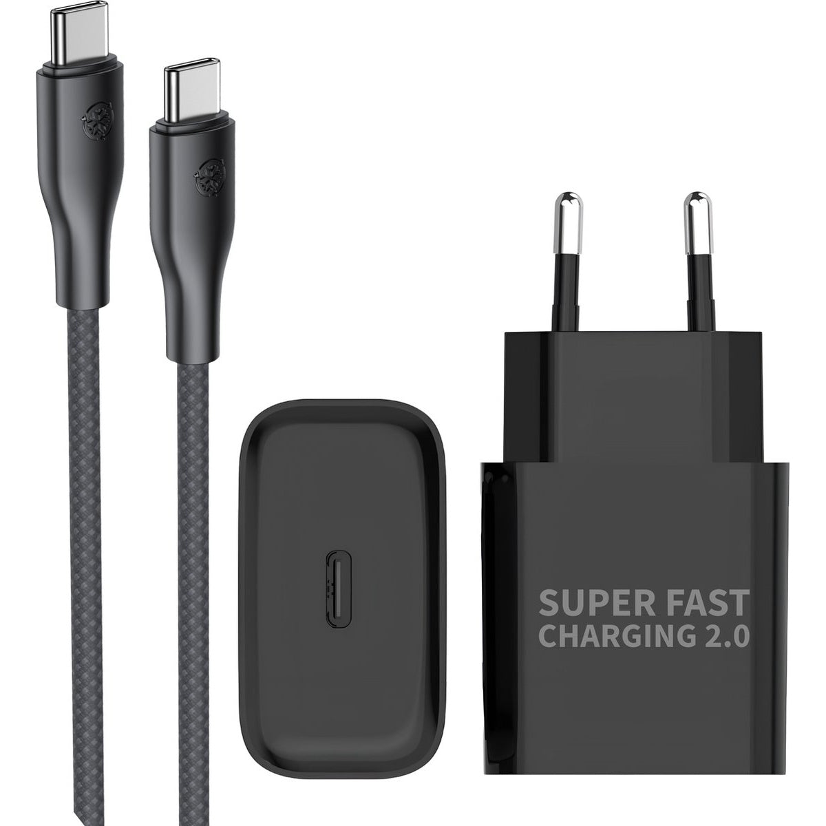 Zwarte oplader set: twee kabels, een kleine case en een voedingsadapter met tekst 'Super Fast Charging 2.0'.