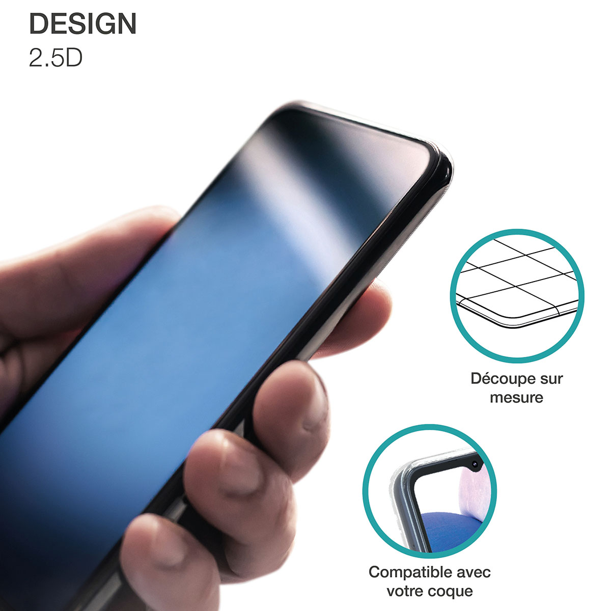 Een hand houdt een zwarte smartphone met een schermbeschermer vast. Twee cirkelvormige diagrammen tonen details van de pasvorm en compatibiliteit.