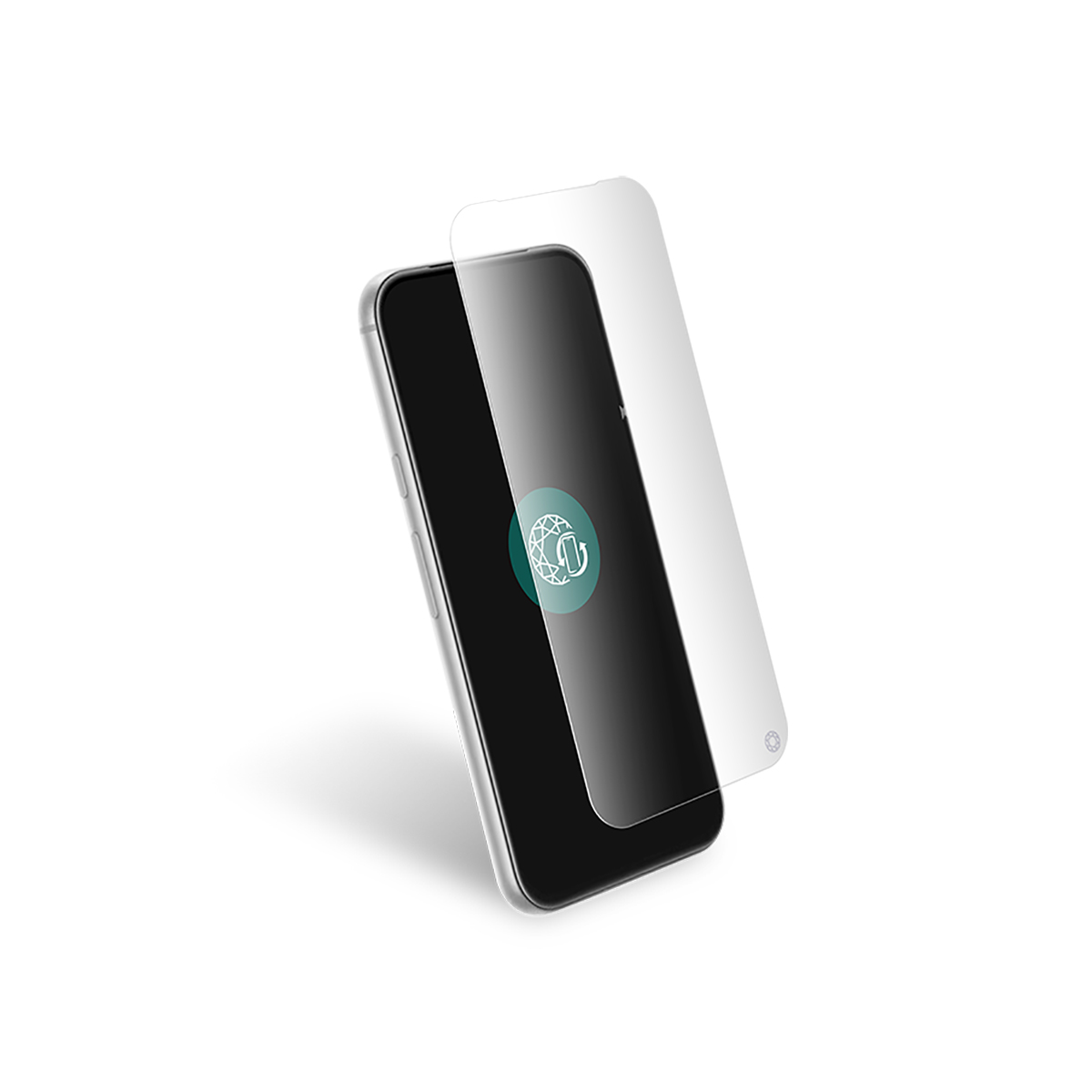 Een smartphone met een schermbeschermer ligt op een witte ondergrond. De telefoon heeft een zwart scherm en een zilveren frame. De beschermer is transparant.