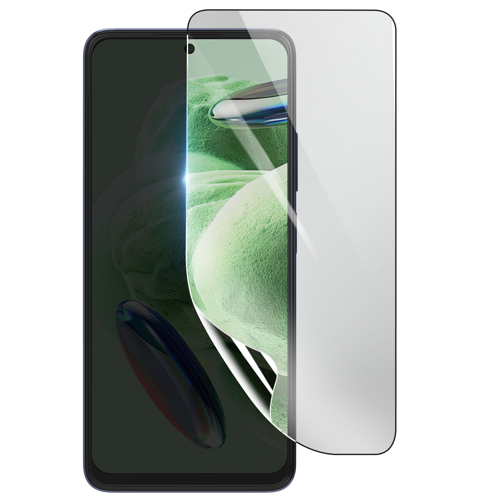Uno smartphone con una protezione per lo schermo applicata. Il telefono è nero, la protezione è trasparente e lo sfondo è bianco.