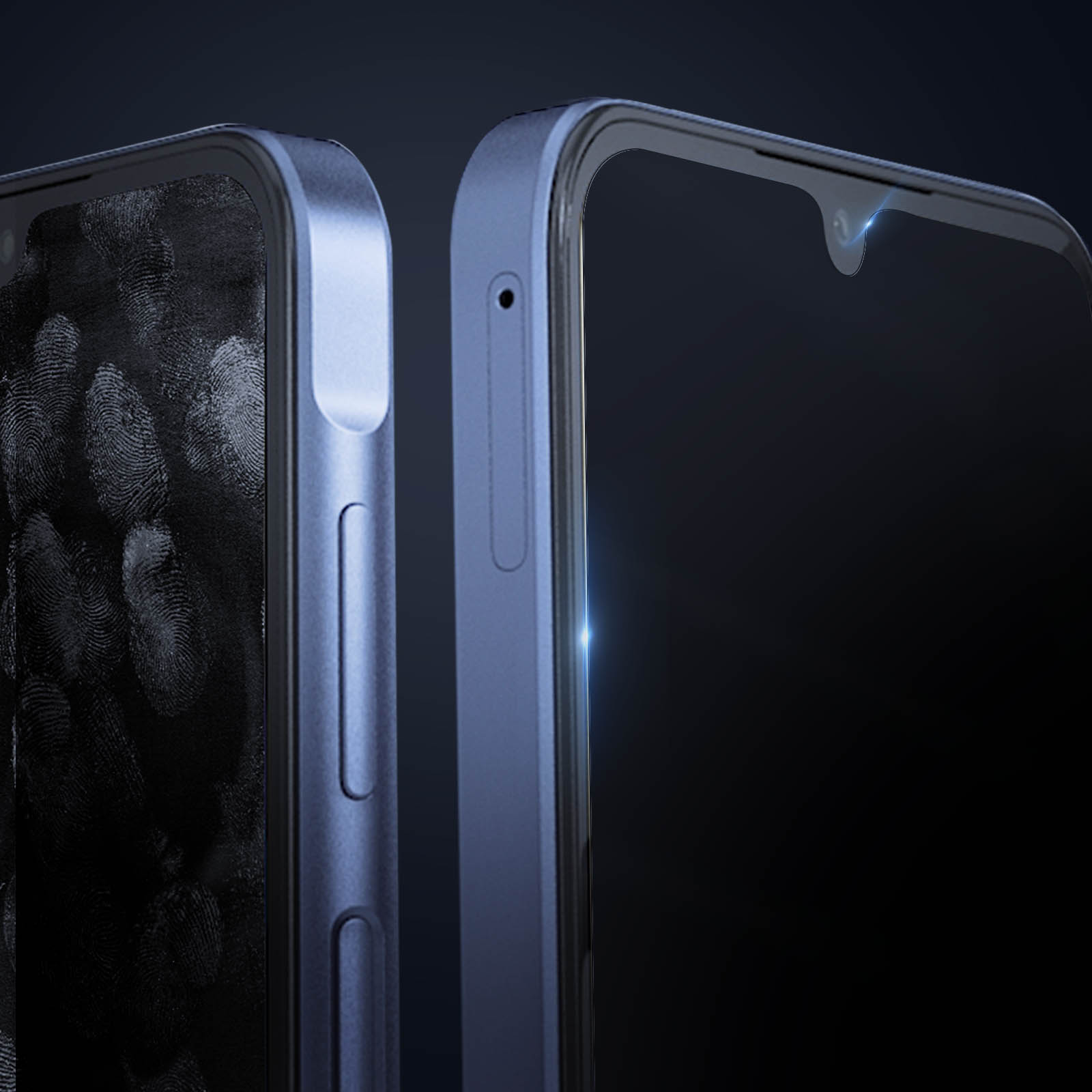 Due smartphone blu, uno con impronte digitali sullo schermo, l'altro con schermo pulito. Sfondo scuro.