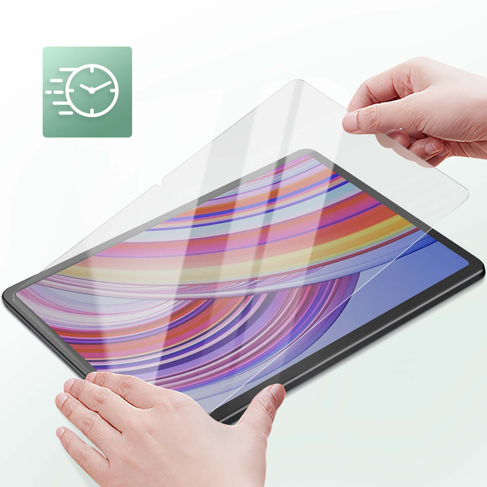 Mani applicano una protezione schermo a un tablet. Un'icona dell'orologio indica velocità.