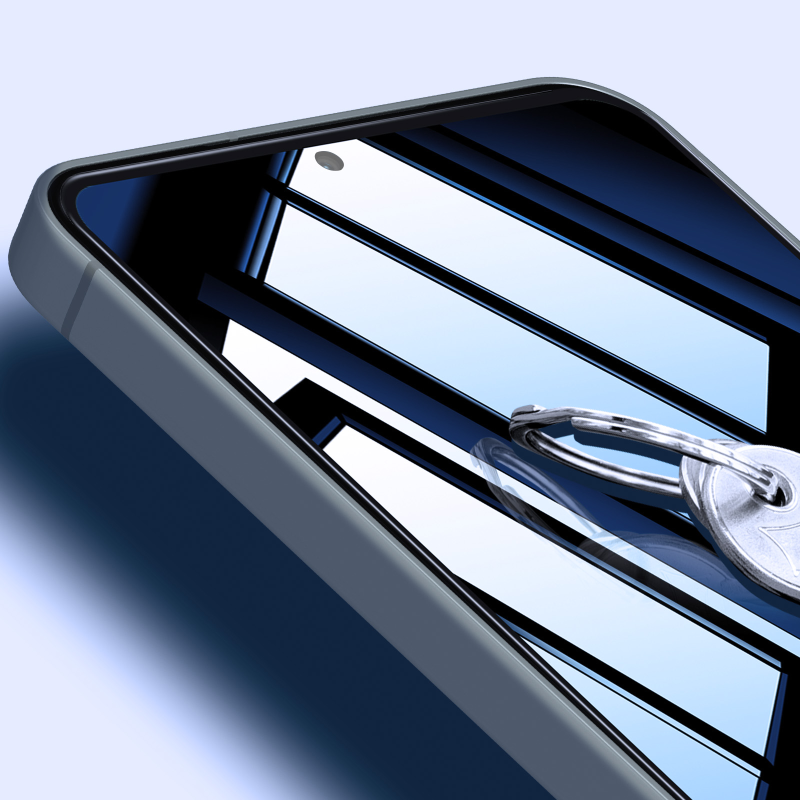 Uno smartphone con chiavi riflesse sullo schermo. Il telefono è grigio, le chiavi sono argentate. Lo sfondo è blu.