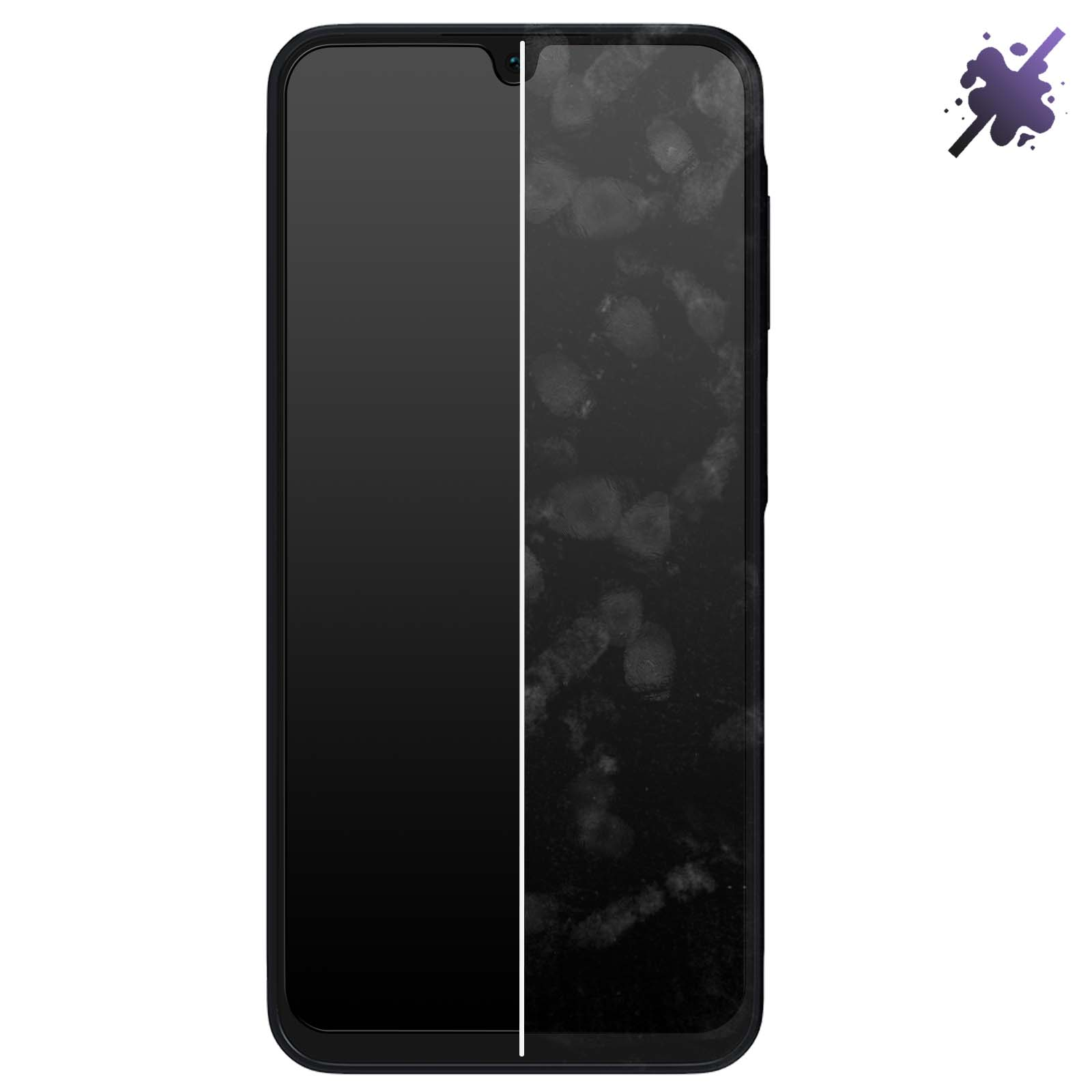 Schermo nero di smartphone con impronte digitali. Un lato pulito, l'altro macchiato. Sfondo bianco.