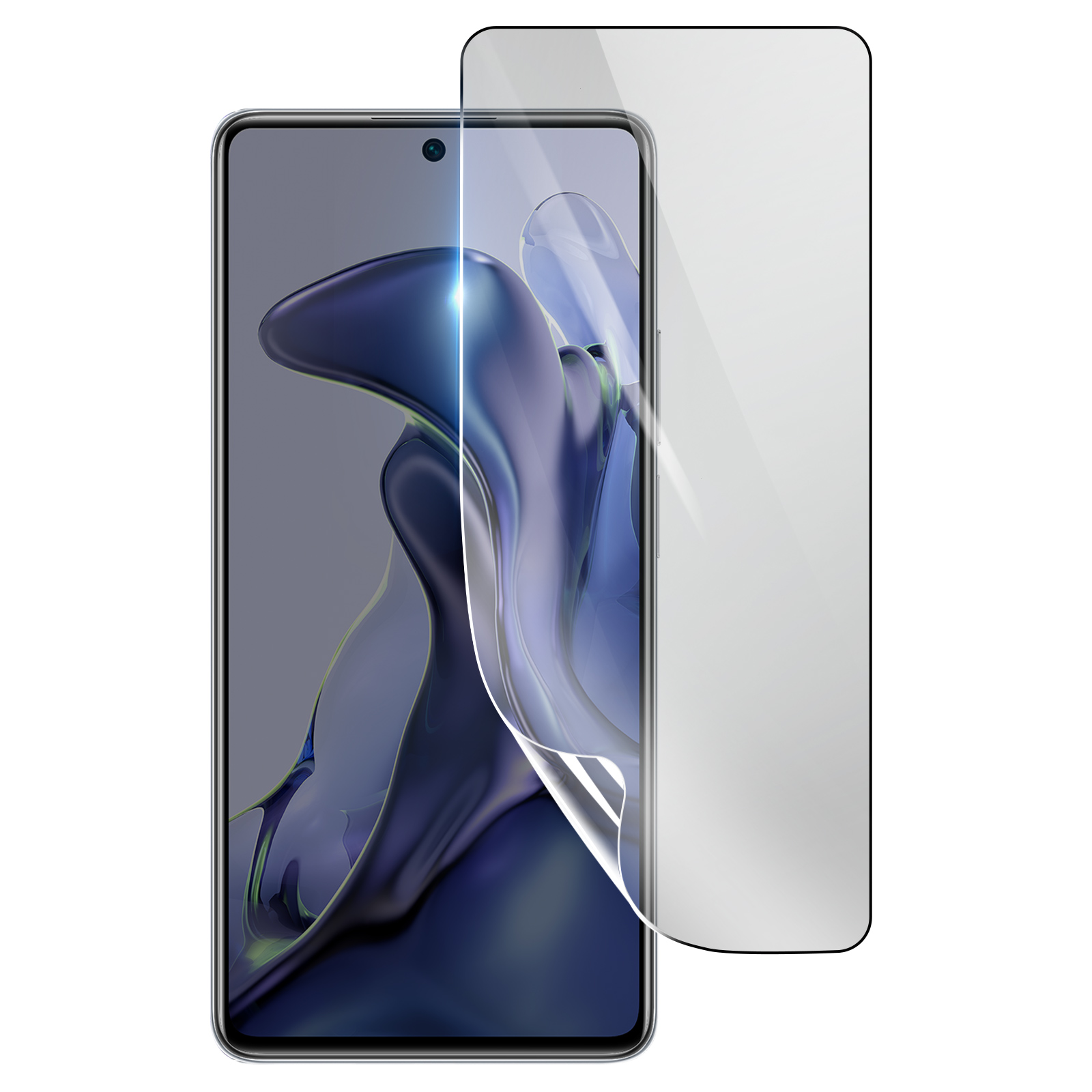 Smartphone con protezione schermo applicata, che mostra lo schermo del telefono e un foglio protettivo separato. Sfondo bianco.
