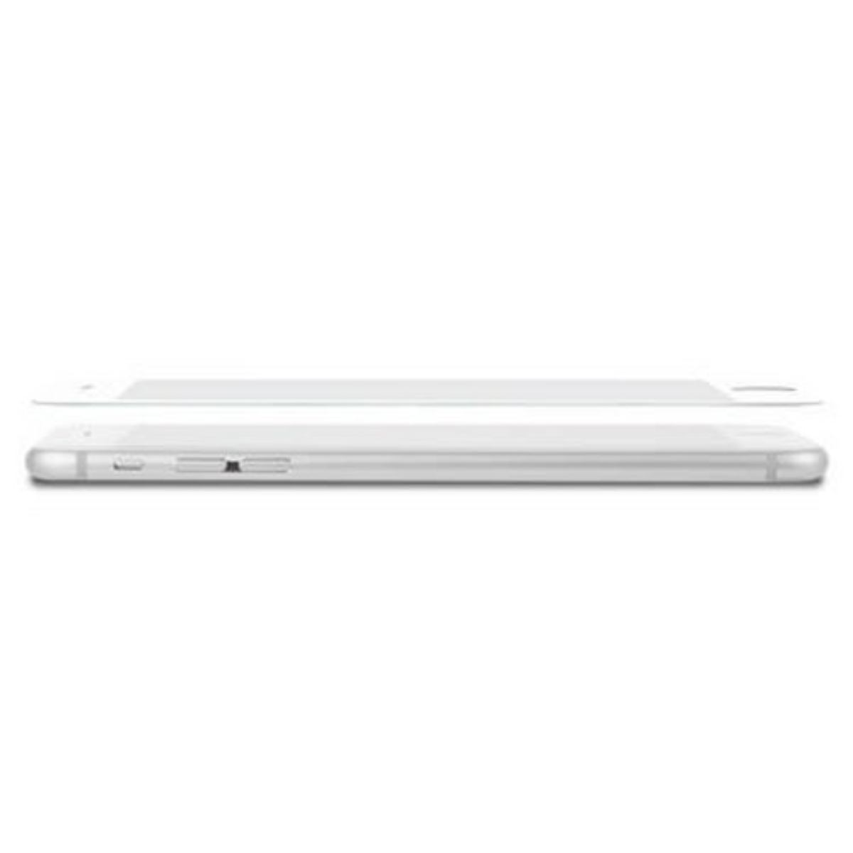 Un smartphone argenté posé sur une surface blanche, avec un protecteur d'écran au-dessus.
