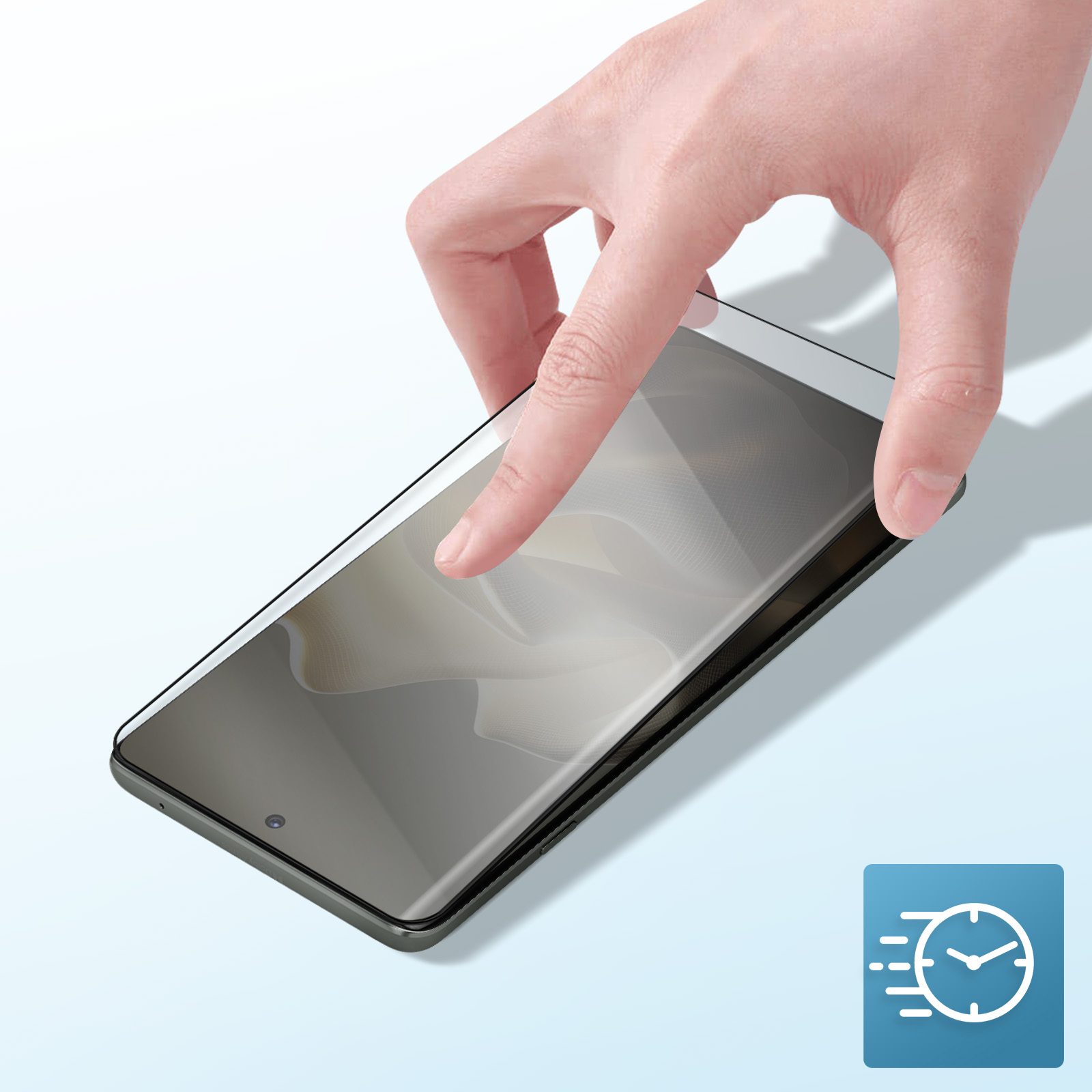 Un dito tocca lo schermo di un telefono con protezione in vetro. Sfondo blu con icona di velocità.