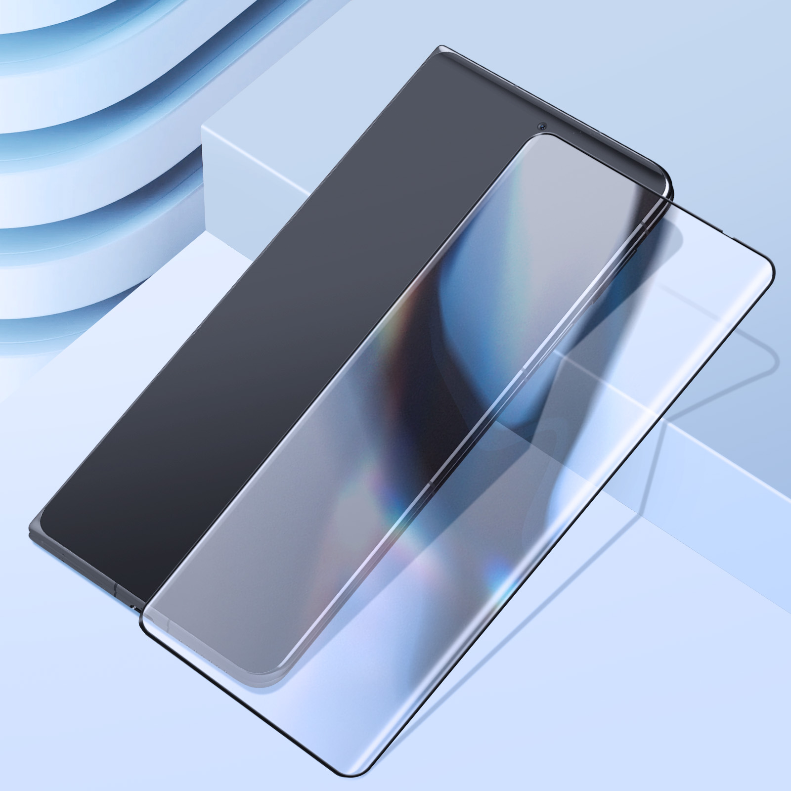 Vengono visualizzati due smartphone. Quello superiore è nero, quello inferiore trasparente. Entrambi sono su sfondo azzurro chiaro.