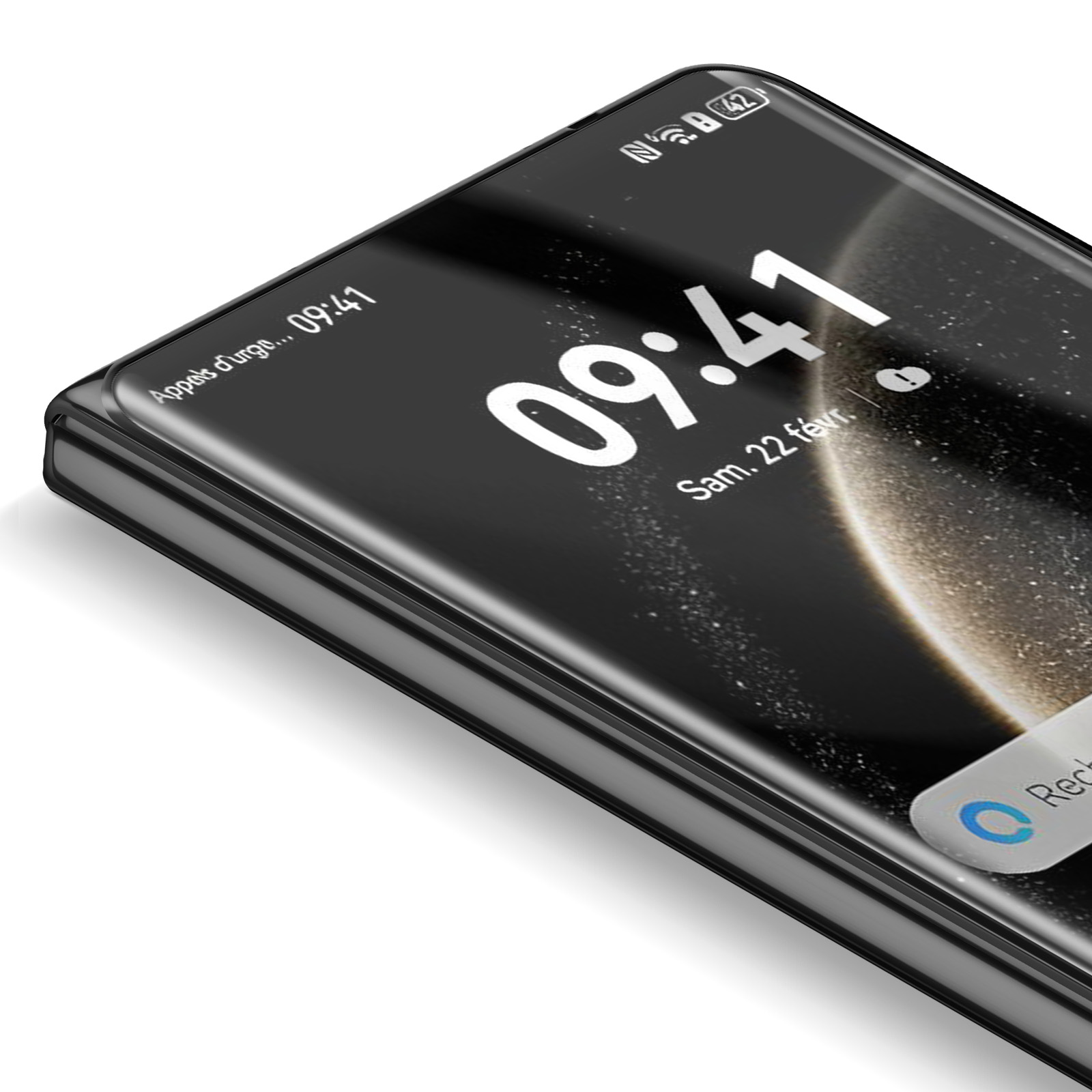 Uno smartphone nero mostra '09:41' sul suo schermo, visualizzando ora e data su una superficie riflettente.