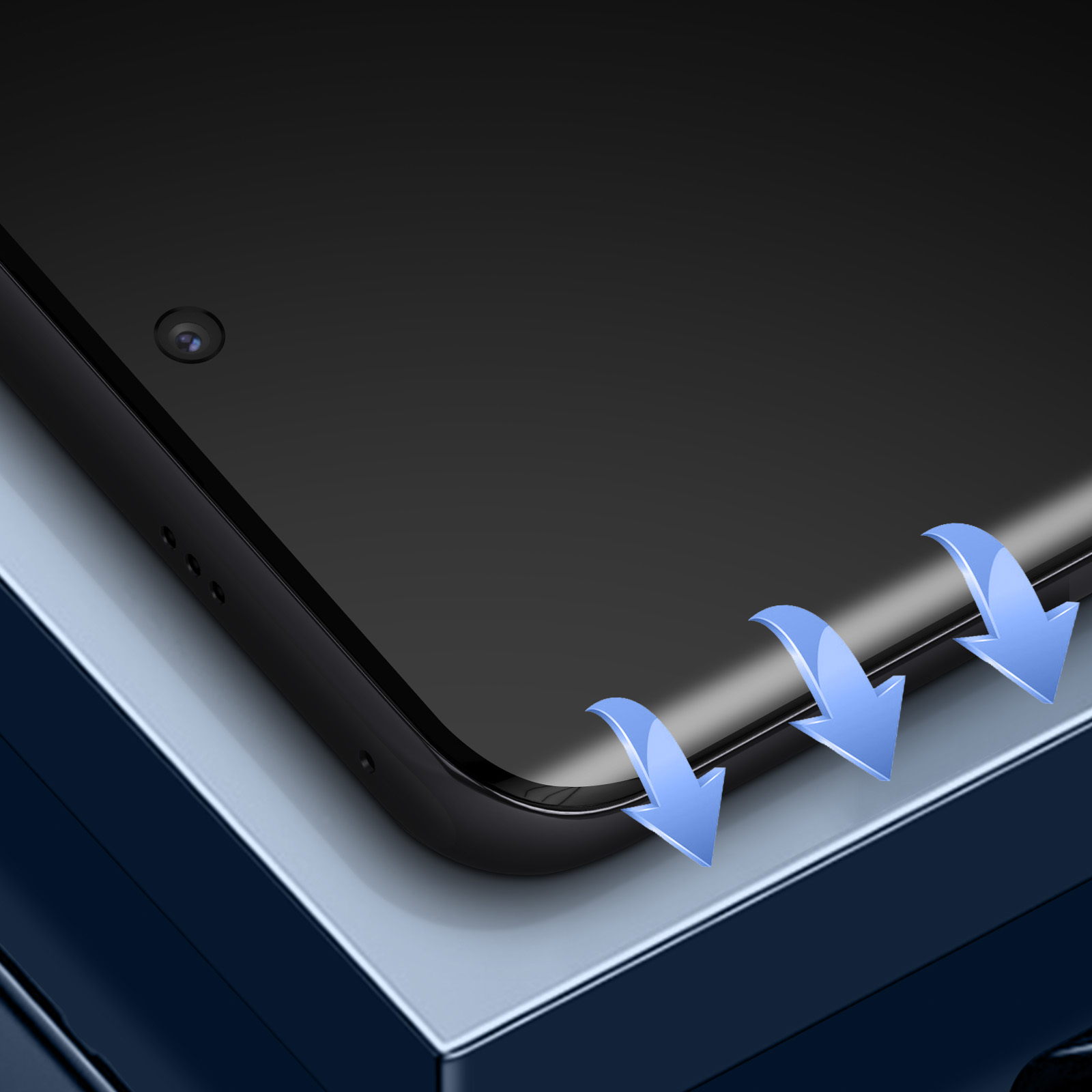 Uno schermo nero di smartphone con tre frecce blu rivolte verso il basso. Il telefono è su una superficie grigio chiaro e blu navy.