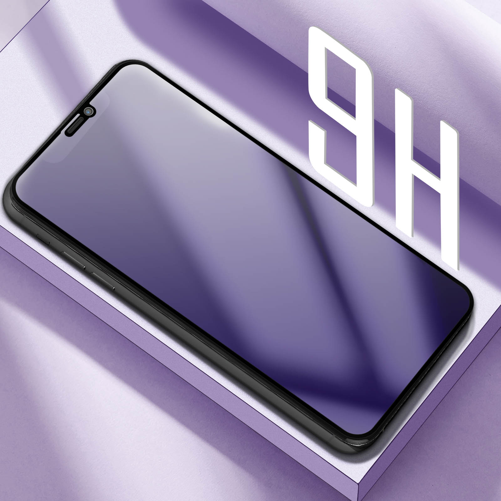Uno smartphone con una protezione schermo scura su una superficie viola. Testo bianco 9H sullo sfondo.