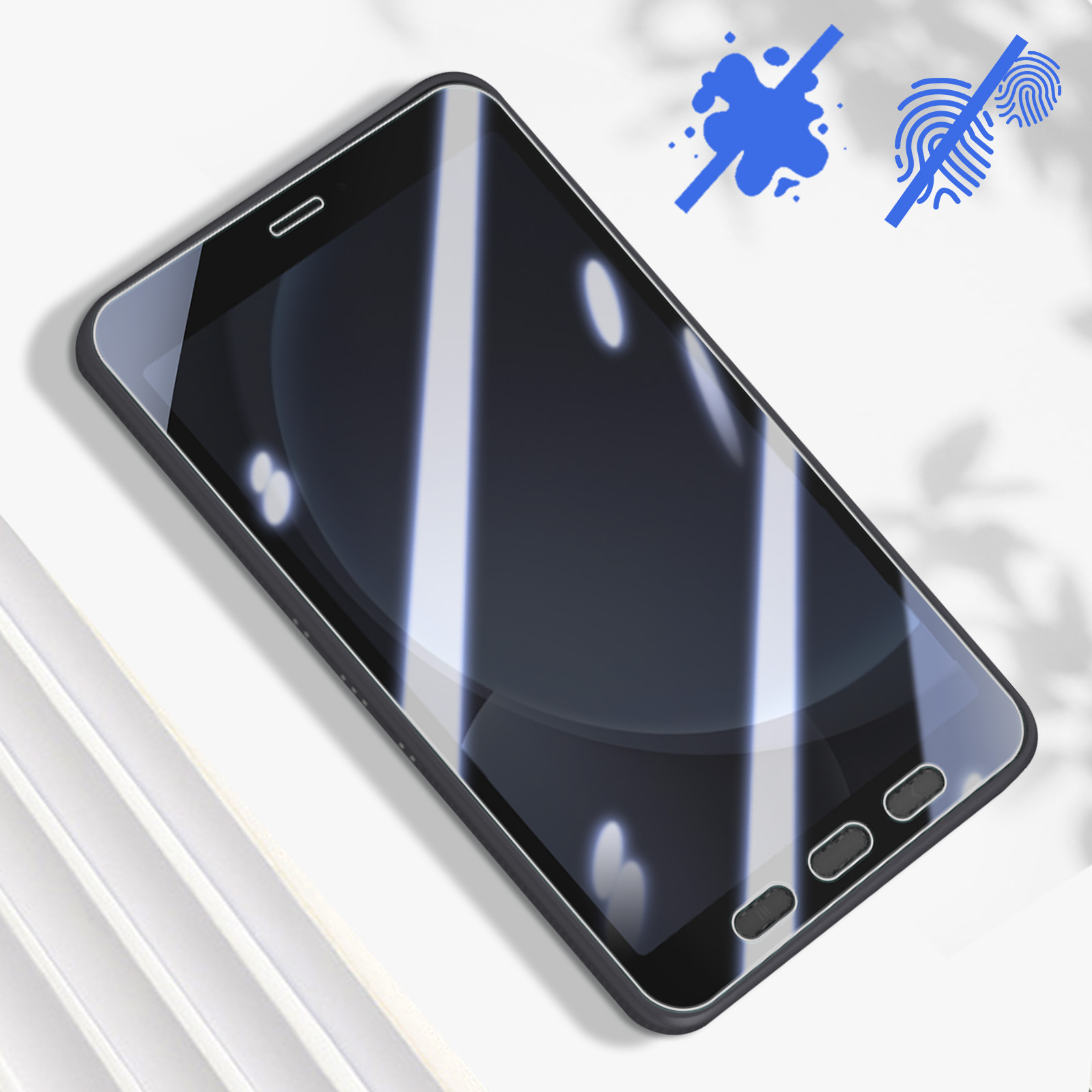 Uno smartphone con protezione schermo nera. Due simboli blu indicano la resistenza alle macchie e alle impronte digitali.