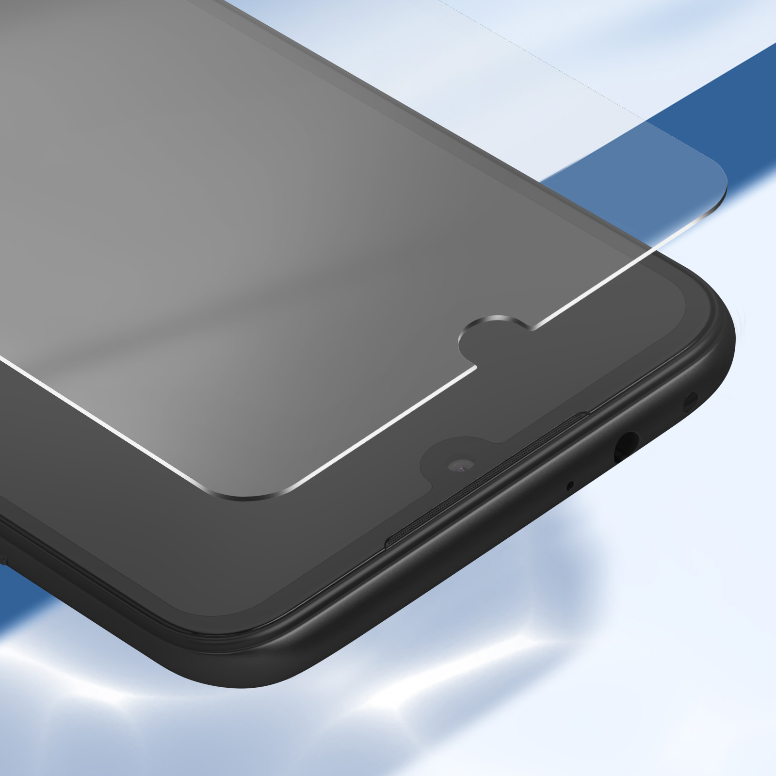 Primo piano di uno smartphone nero con protezione schermo. Sfondo chiaro e blu. La protezione è leggermente sollevata.