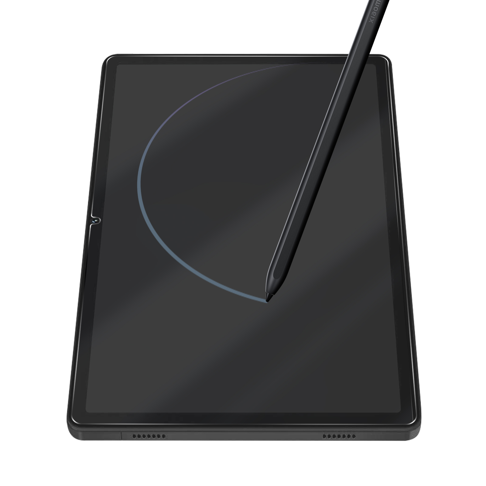 Un tablet nero con una penna nera. La penna tocca lo schermo, disegnando un arco azzurro. Sfondo bianco.