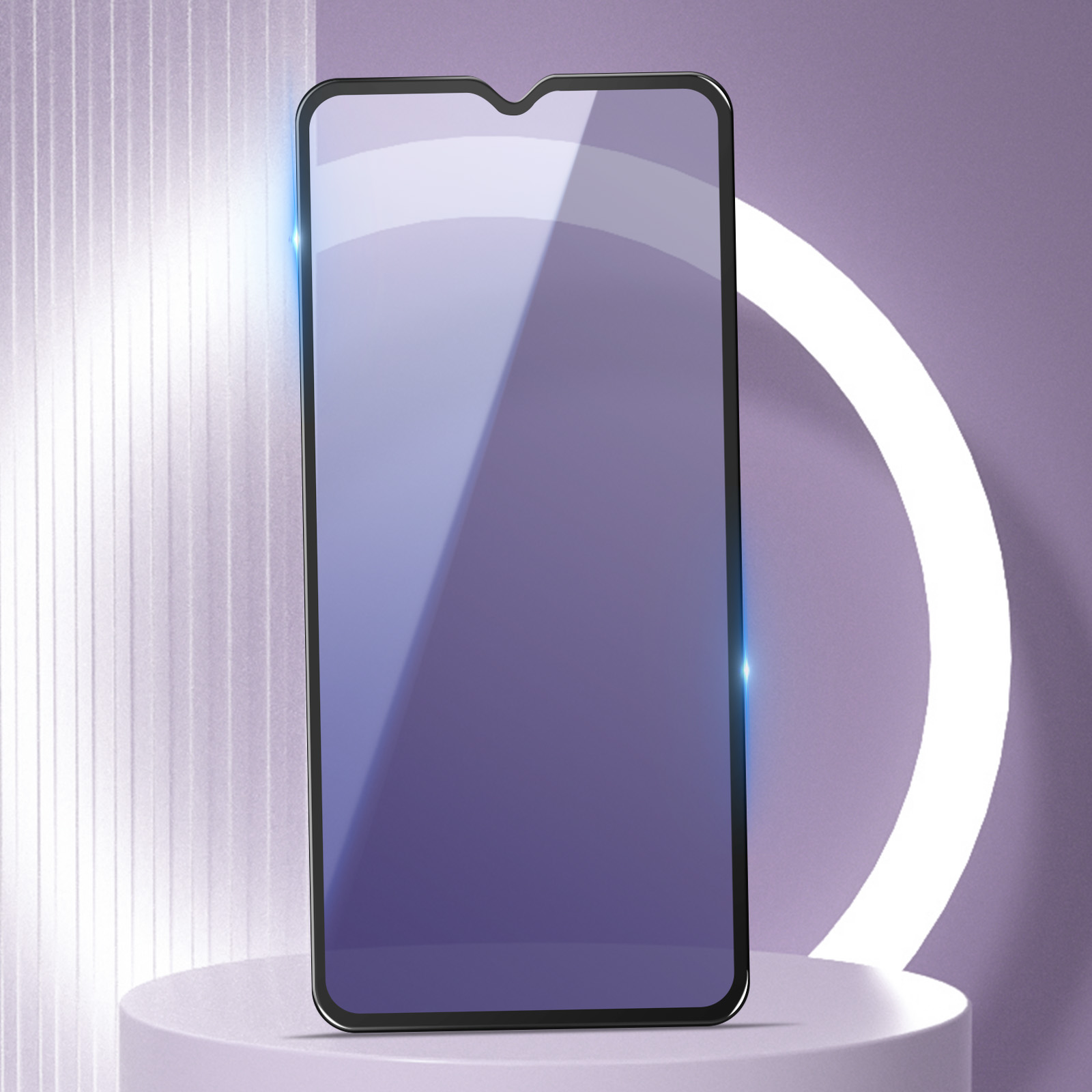 Un proteggi schermo per telefono su un supporto. Lo schermo è viola, circondato da una cornice nera. Lo sfondo è viola e bianco.