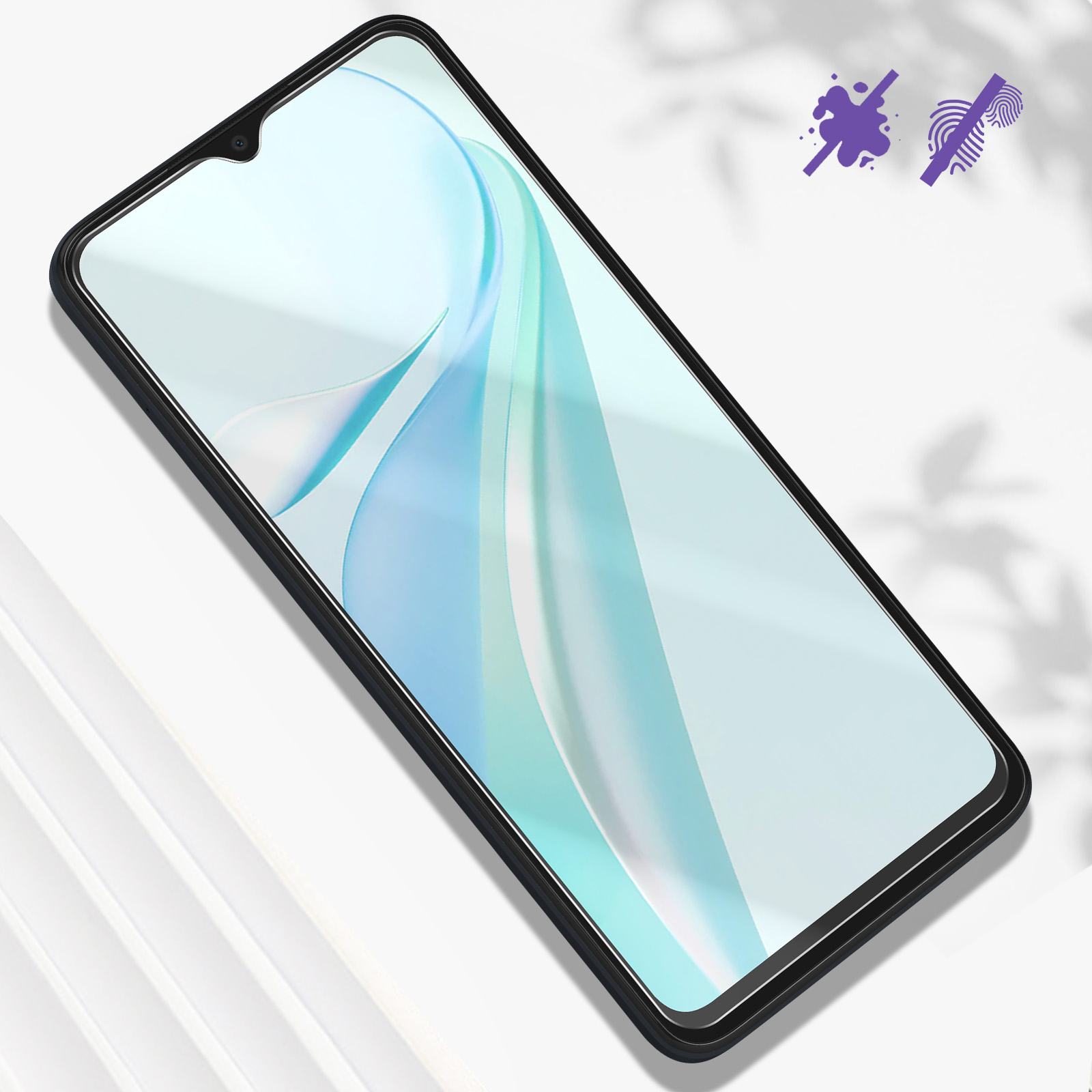 Uno smartphone con cornice nera, angolato su una superficie bianca. Mostra uno schermo azzurro e bianco con una tacca a goccia.