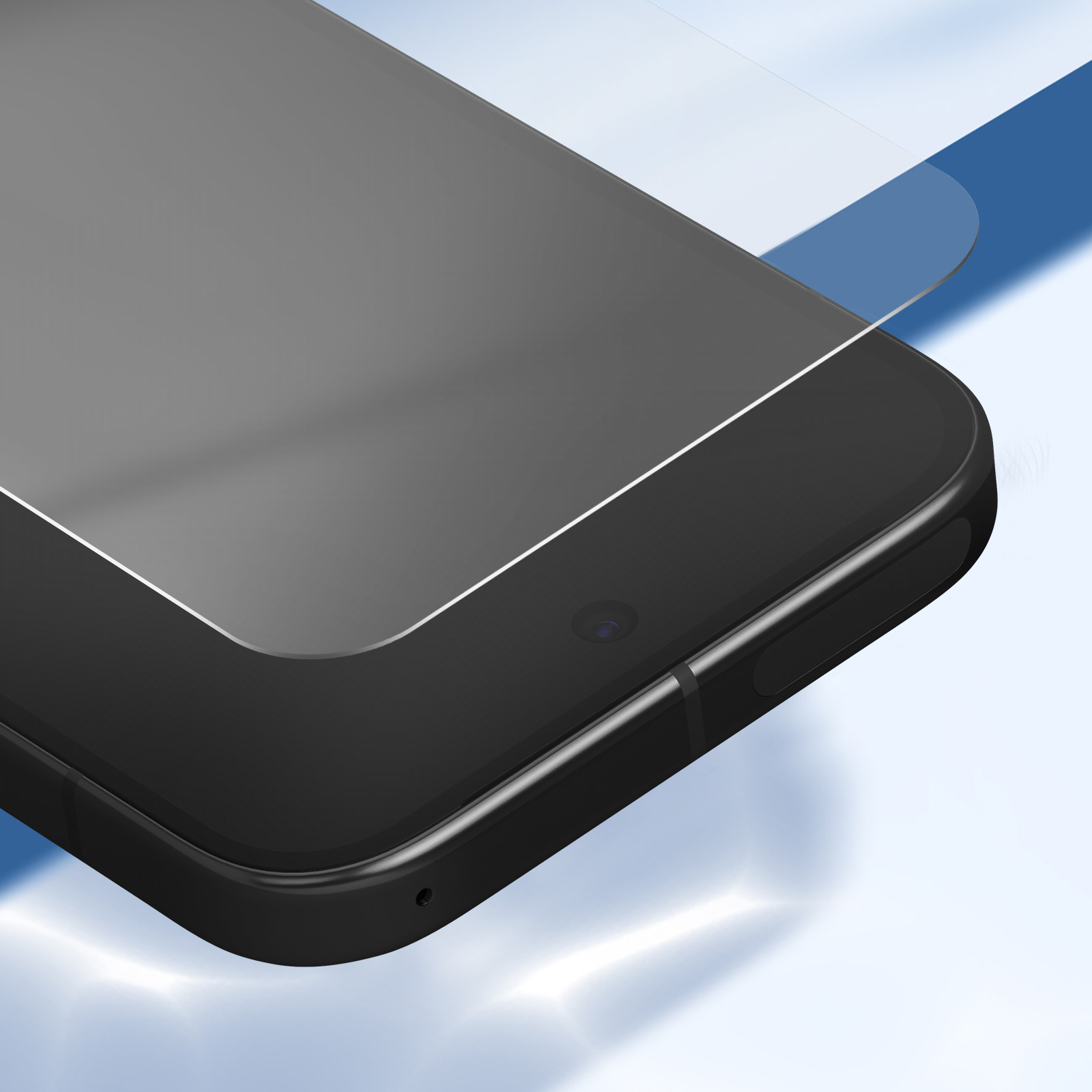 Smartphone nero con protezione schermo applicata. Il telefono ha una fotocamera e si trova su uno sfondo sfumato blu e bianco.