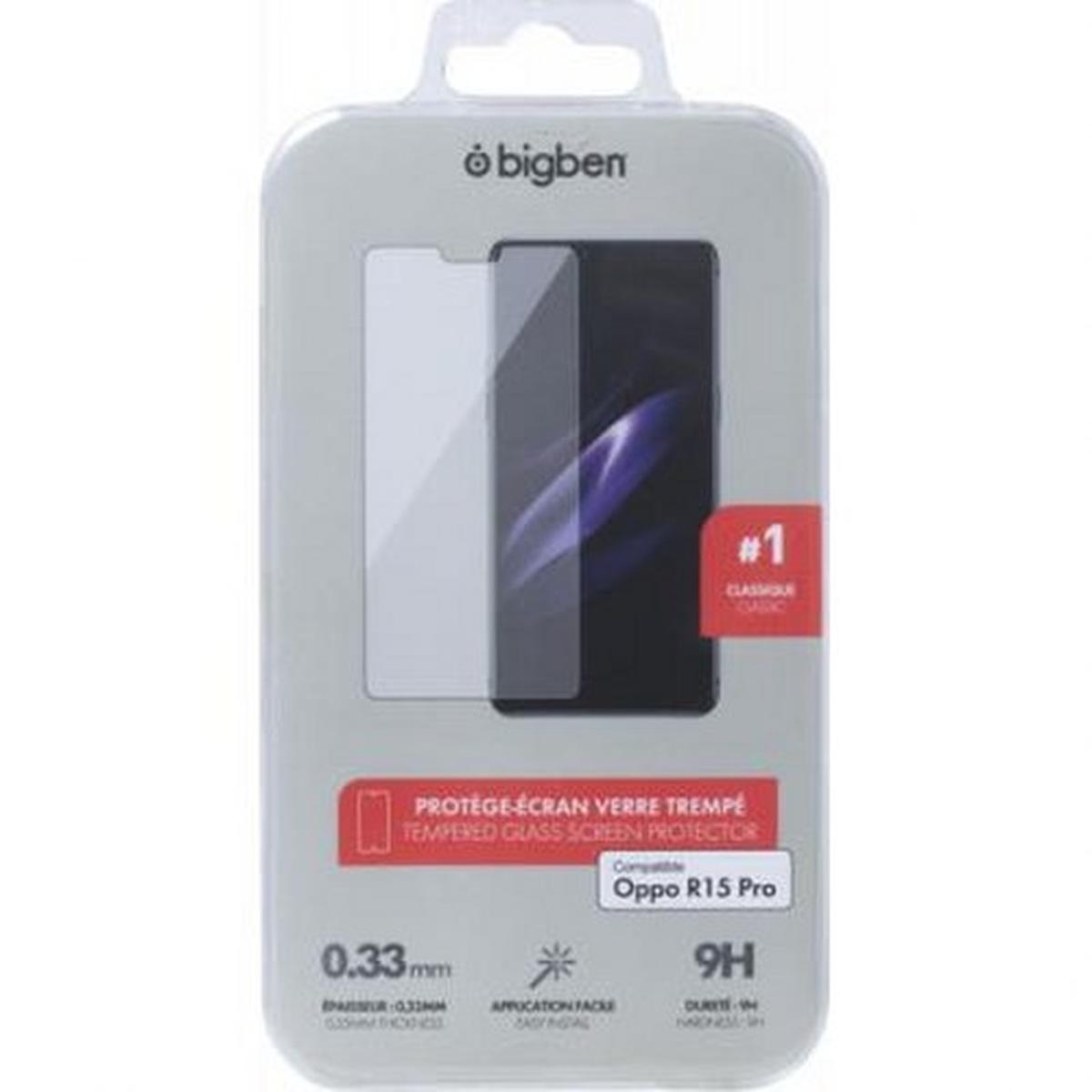 Una confezione di protezione schermo per telefono. Mostra il prodotto e le sue caratteristiche. Il marchio è 'bigben' ed è per Oppo R15 Pro.