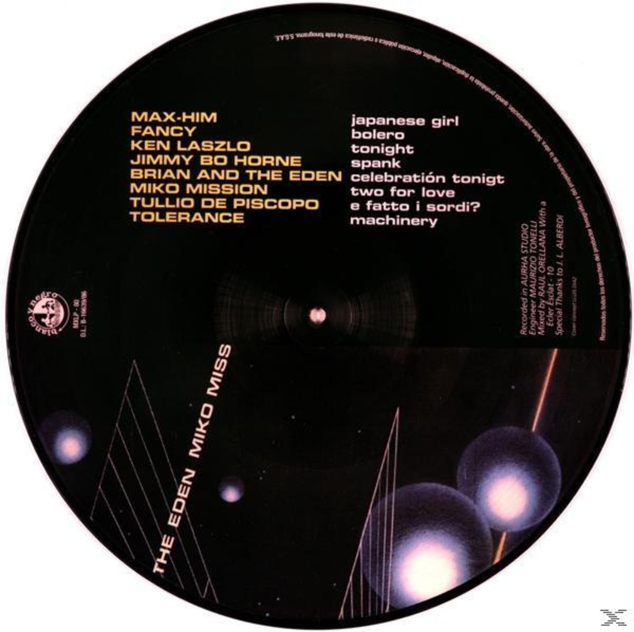 Schwarze Vinyl-Schallplatte mit weißem Text, der Songtitel und Künstlernamen auflistet. Es ist ein Musikalbum, "The Eden Miko Miss".