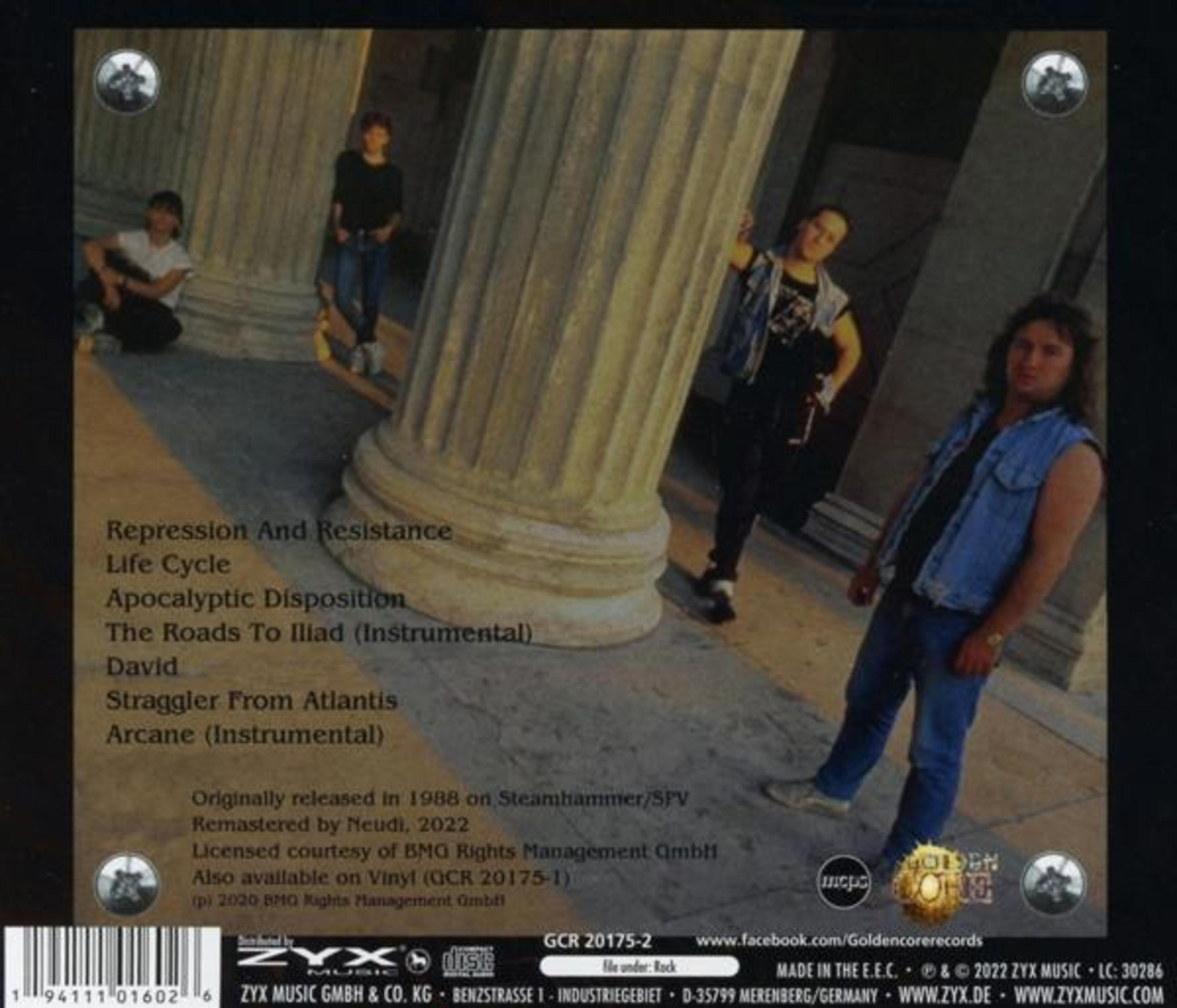 Albumcover mit Bandmitgliedern in der Nähe von Säulen. Text listet Songtitel und Veröffentlichungsdetails auf. Enthält Logos und Copyright-Informationen.