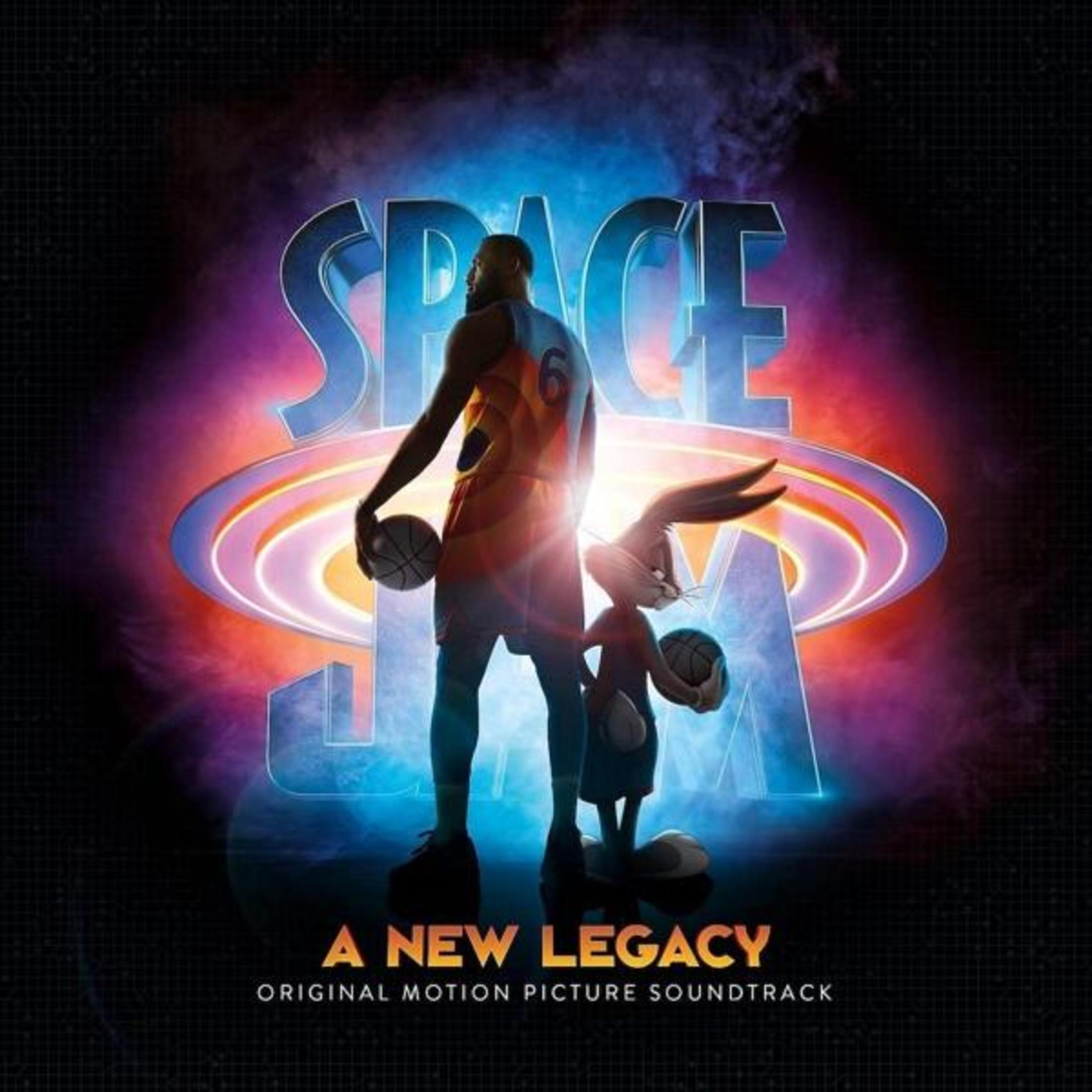 Poster di Space Jam: A New Legacy. LeBron James e Bugs Bunny al centro, con palloni da basket, con il testo del titolo sopra.