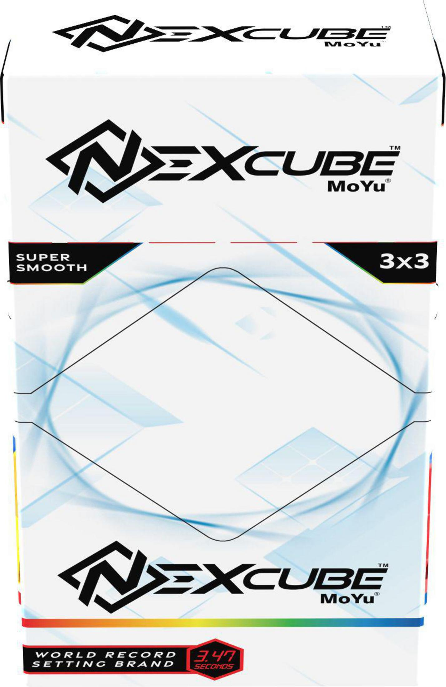 Białe pudełko z czarnym logo 'NexCube'. Widnieją napisy 'Super Smooth' i '3x3'. Ma rekord świata 3,47 sekundy.