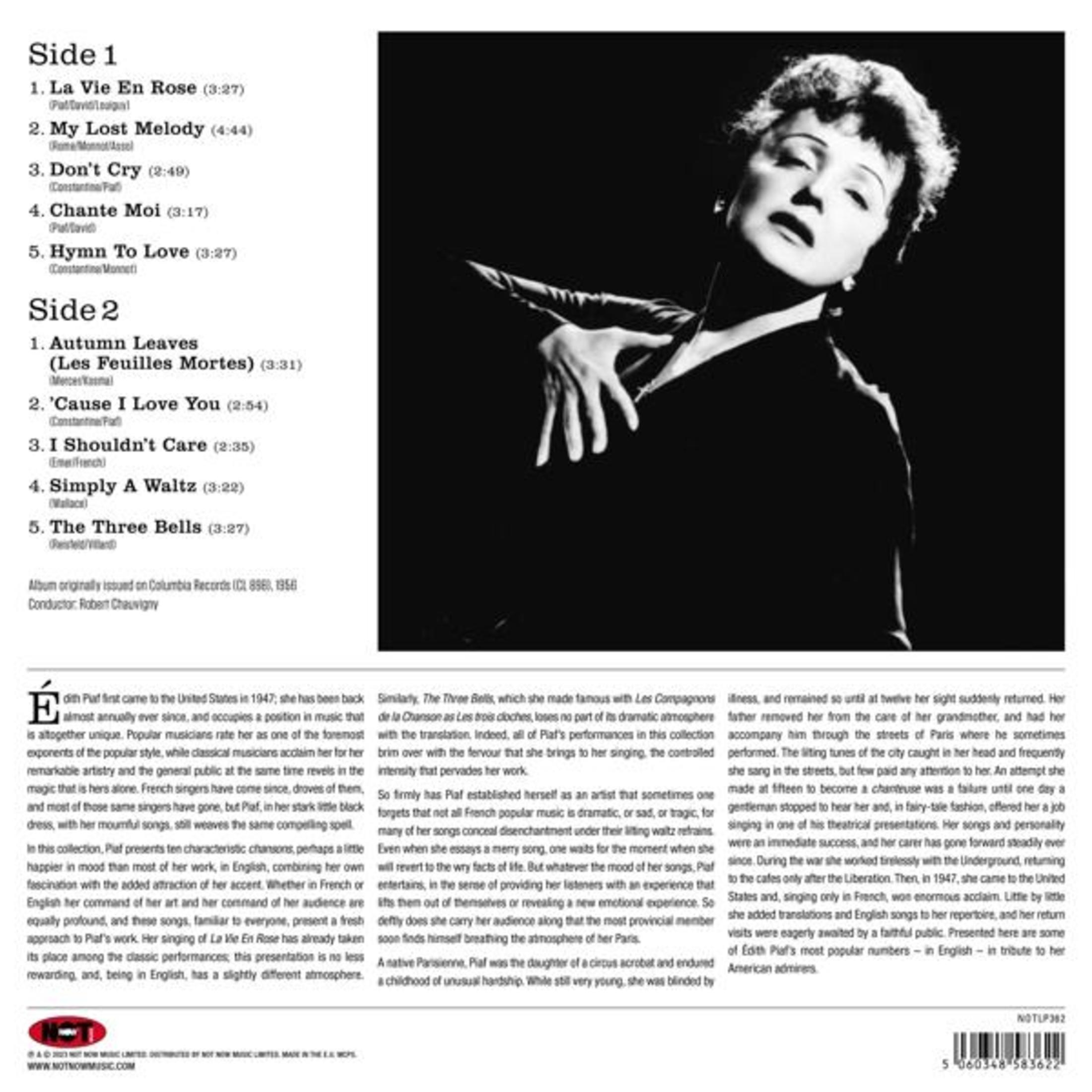 Copertina dell'album con foto in bianco e nero di donna in abito scuro. Testo con dettagli canzoni.