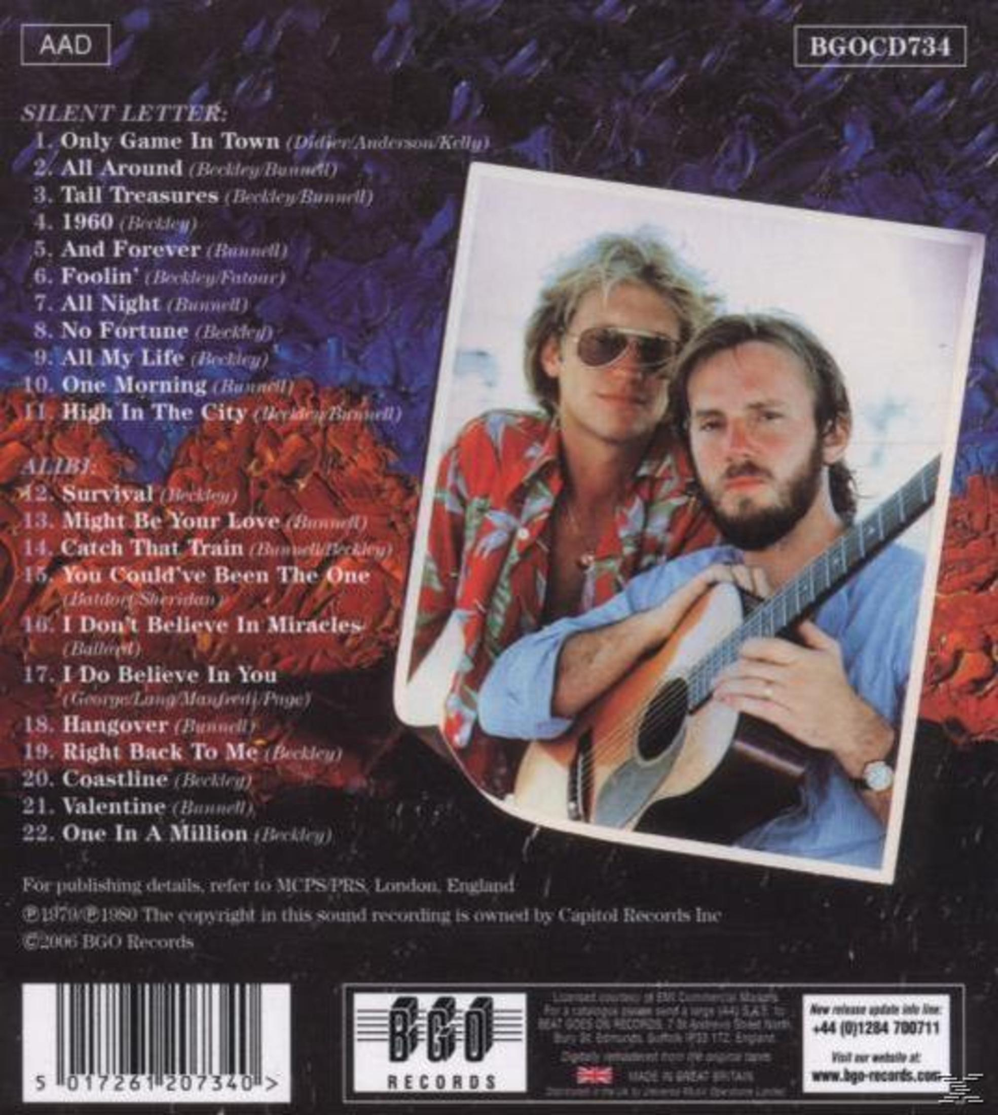 Albumcover mit zwei Männern. Einer mit Sonnenbrille, rotem Hemd, der andere mit Bart, hält eine Gitarre.