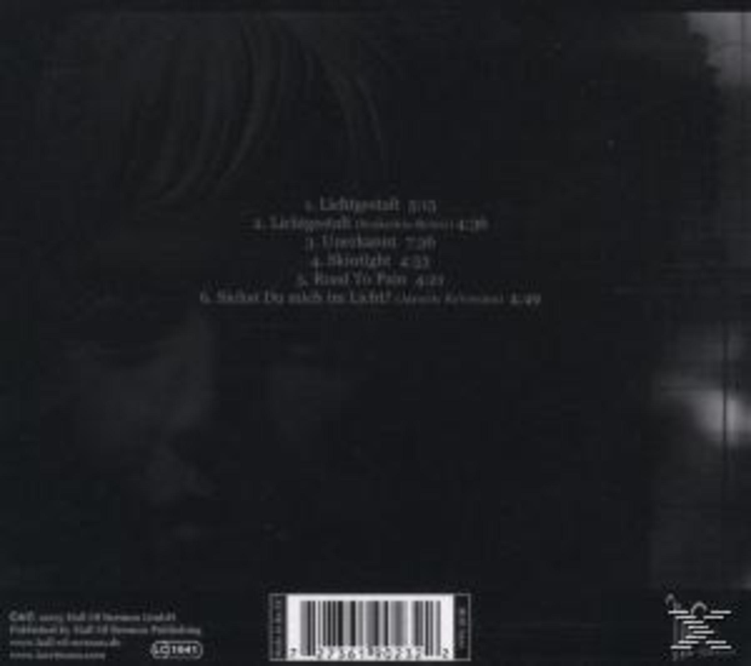 Donkere albumhoes met tracklist en gezicht van de artiest op de achtergrond. Barcode en logo zijn onderaan zichtbaar.