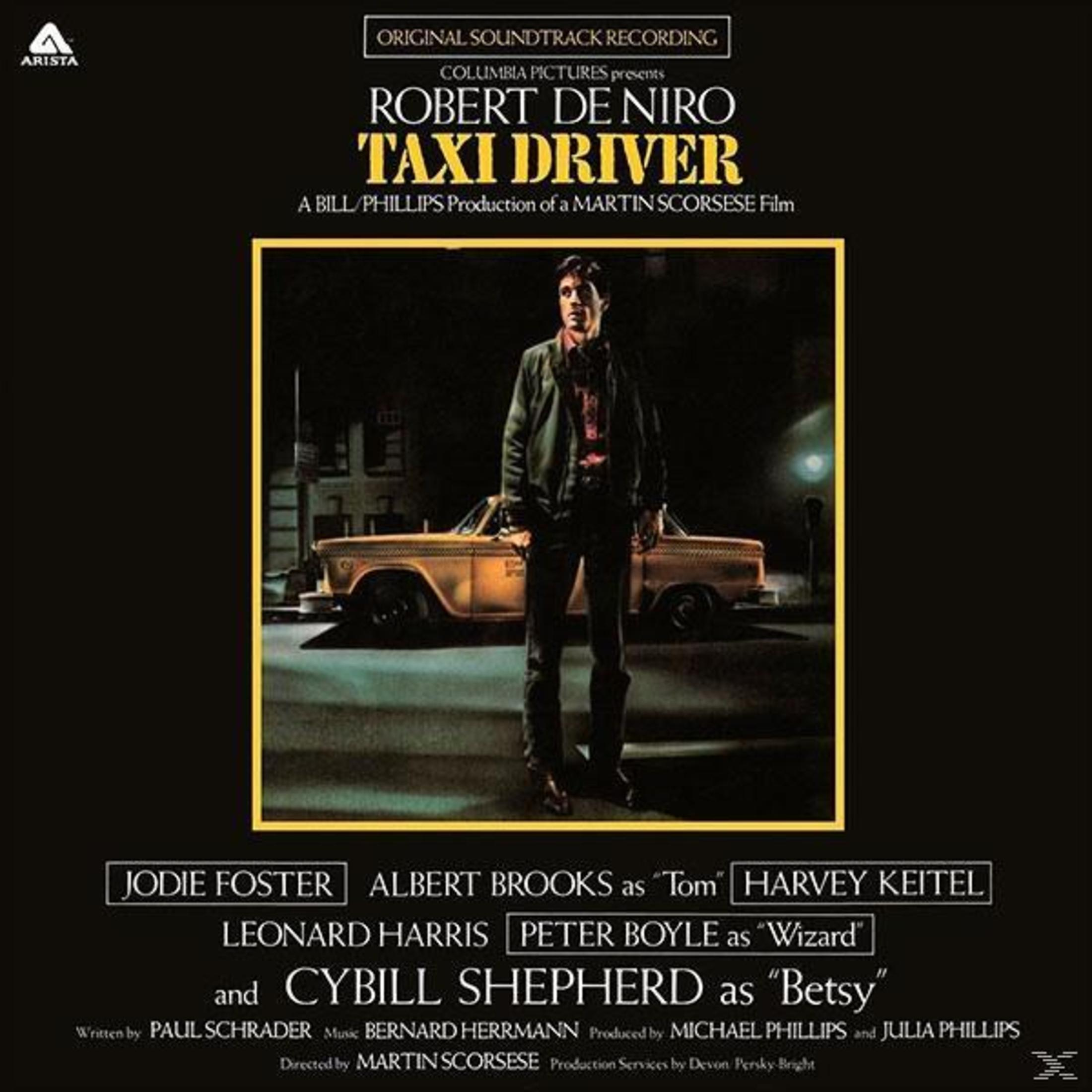 Filmposter für Taxi Driver. Robert De Niro steht vor einem Taxi. Titel und Credits stehen oben und unten.