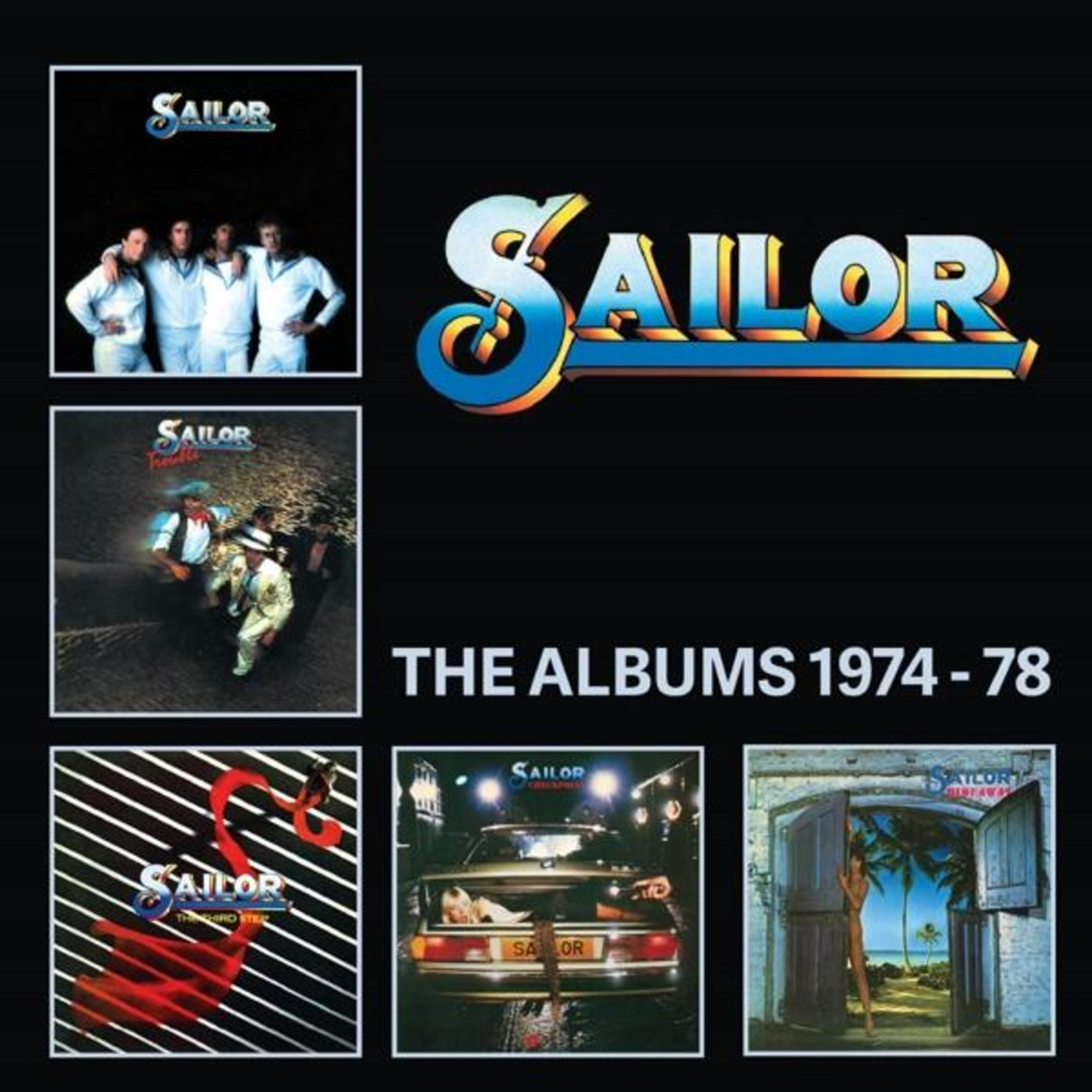 Albumcover mit dem Wort SAILOR in großen blauen Buchstaben, darunter andere Albumcover und der Text THE ALBUMS 1974-78.