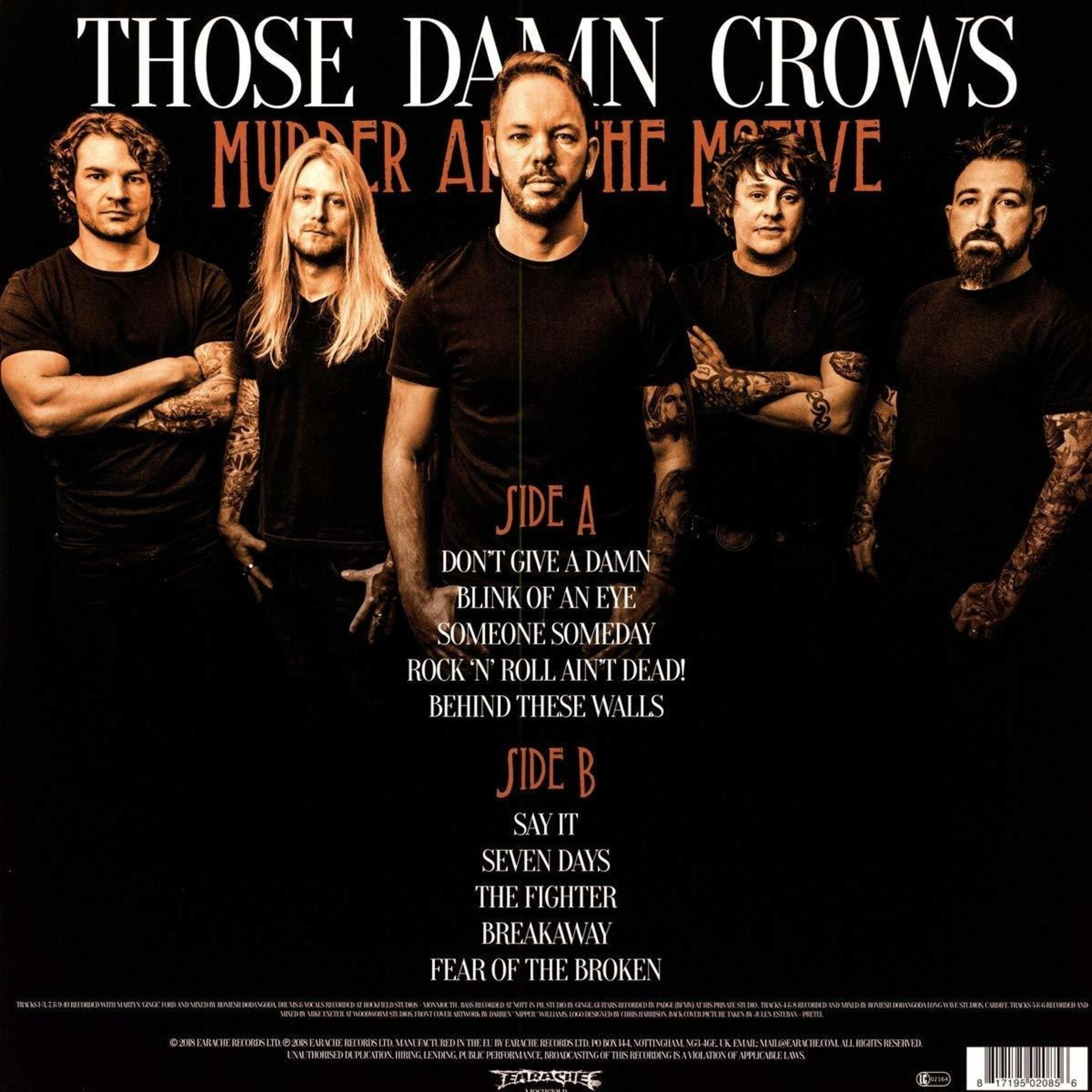 Albumcover. Fünf Männer in schwarzen Hemden. Titel ist 'Those Damn Crows'. Songtitel aufgelistet. Bandmitglieder in einer Reihe.