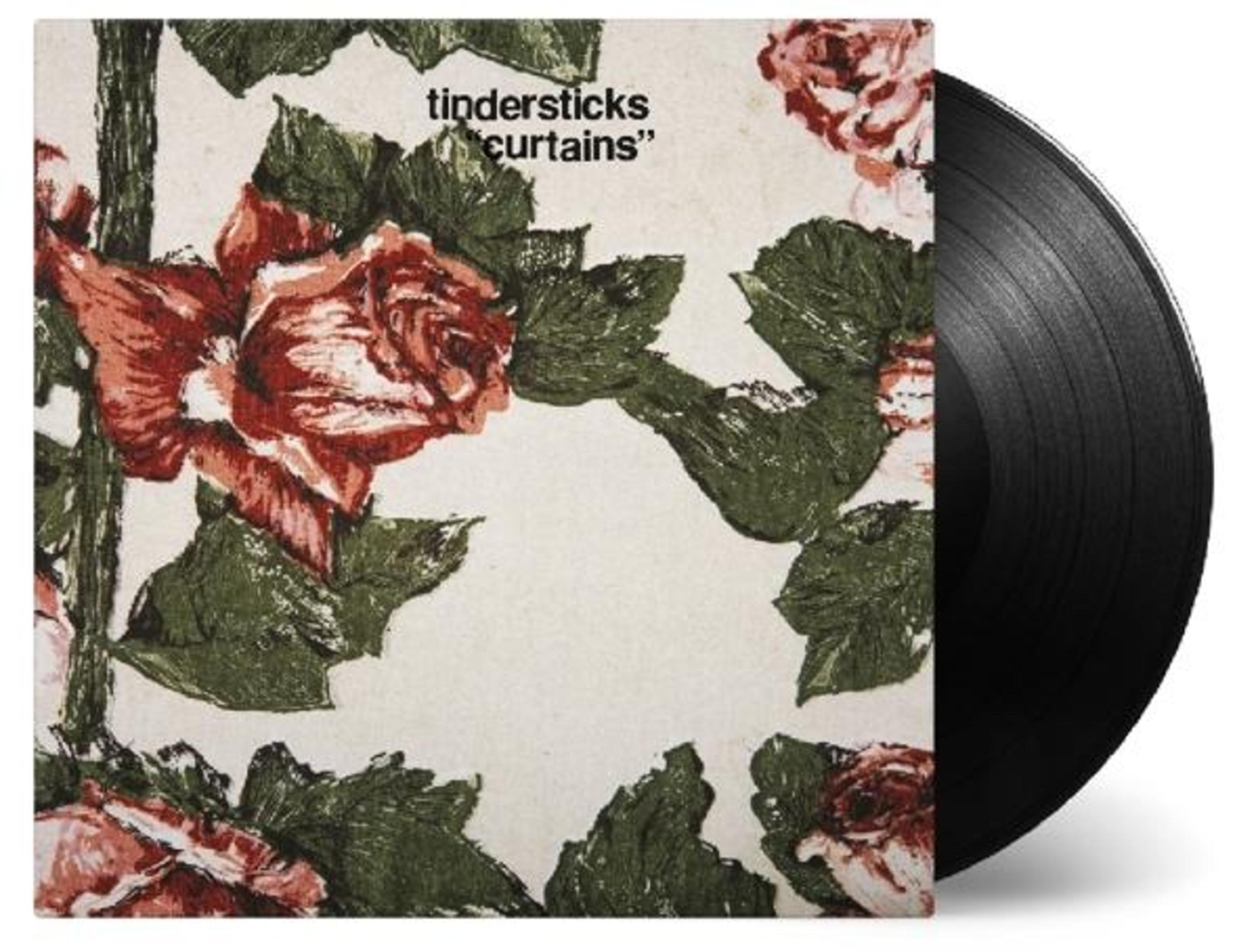 Albumcover mit Blumendesign. Rechts befindet sich eine Schallplatte. Der Albumtitel lautet tindersticks "curtains".