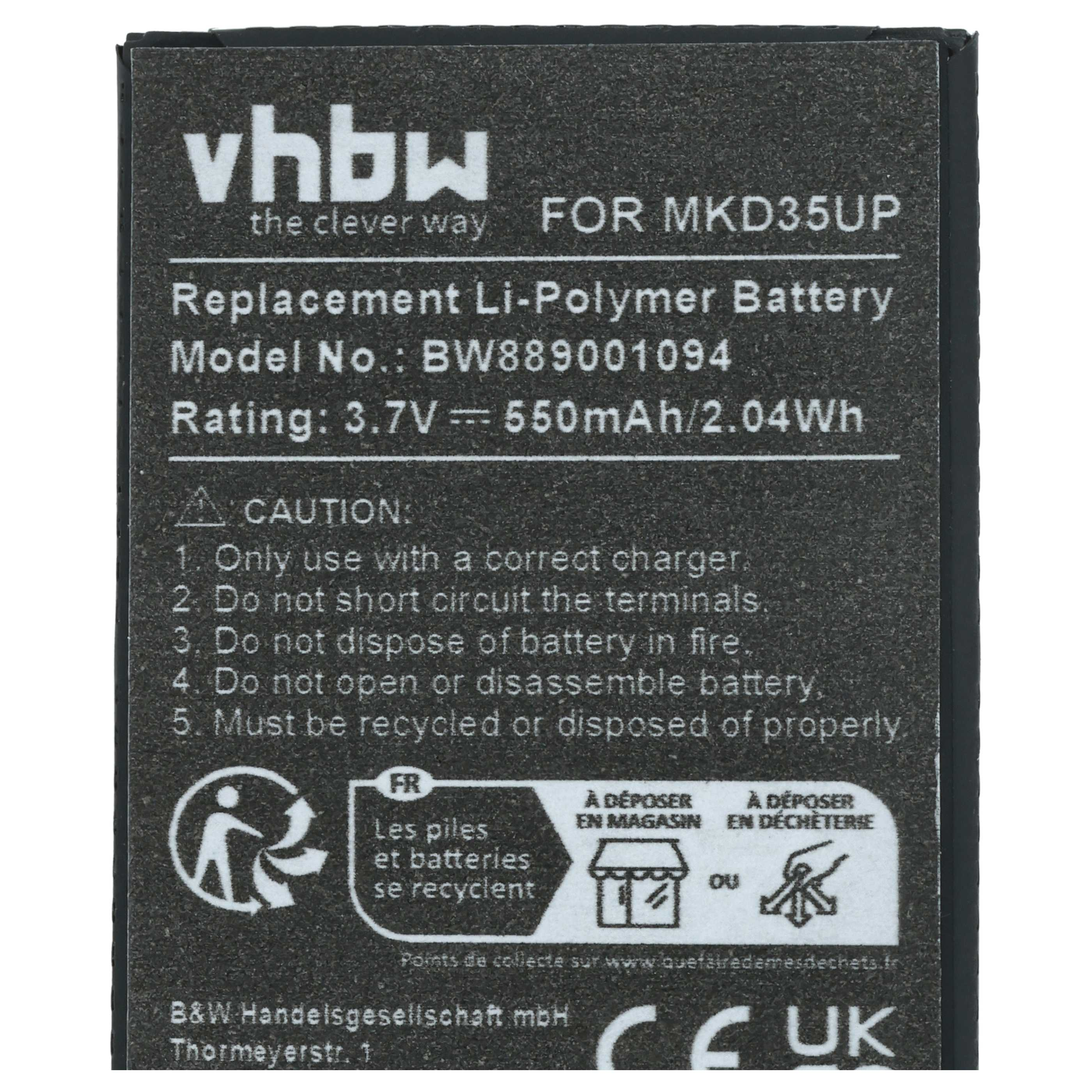 Ein schwarzes Batterieetikett mit weißem Text. Es listet Modellinformationen und Recyclinganweisungen auf.