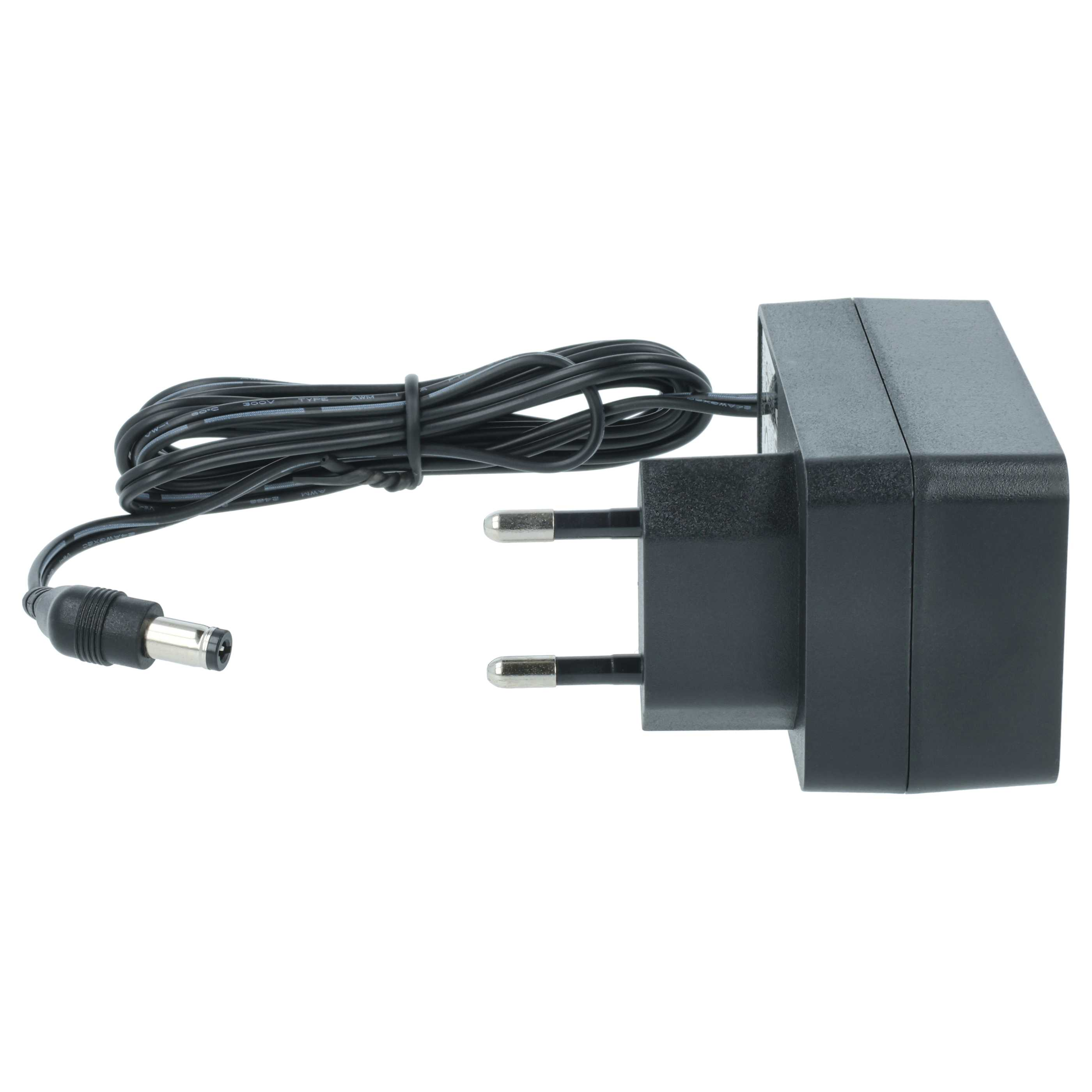 Ein schwarzes Netzteil mit DC-Anschluss und Stecker. Das Kabel ist schwarz und aufgerollt. Der Hintergrund ist weiß.