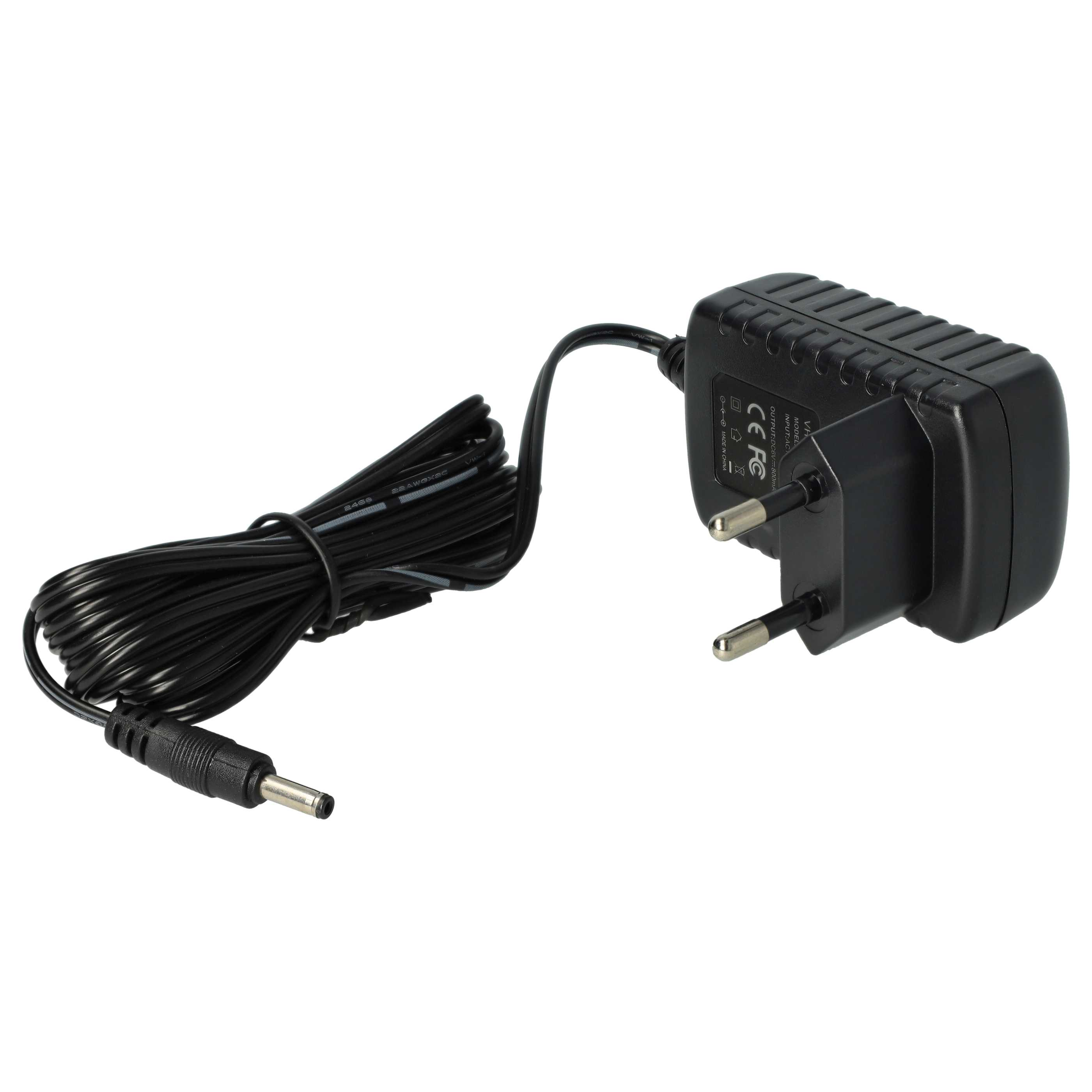 Schwarzes Netzteil mit schwarzem Kabel und DC-Stecker. Es hat einen zweipoligen Stecker.