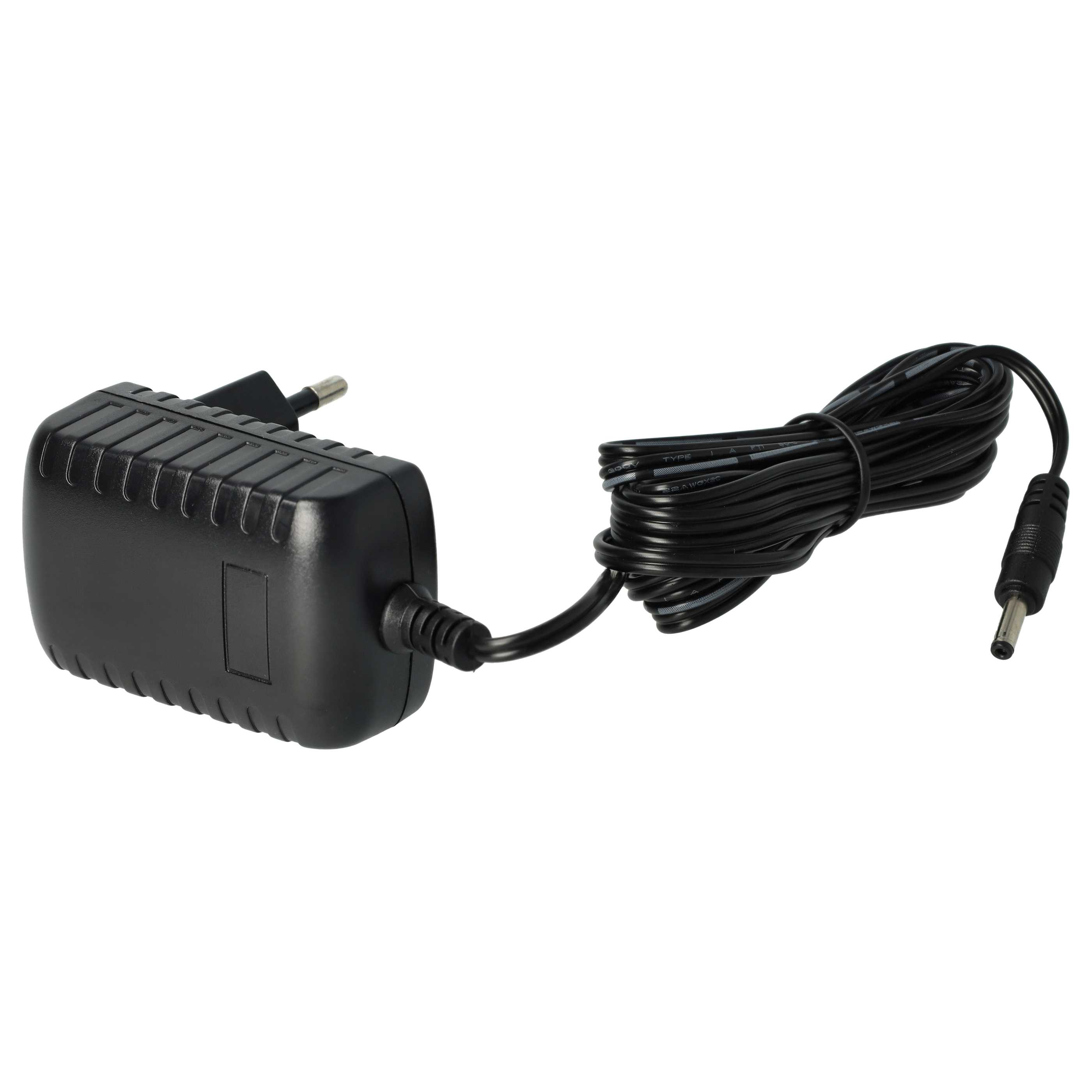 Ein schwarzes Netzteil mit Stecker, gewickeltem Kabel und DC-Stecker vor weißem Hintergrund.