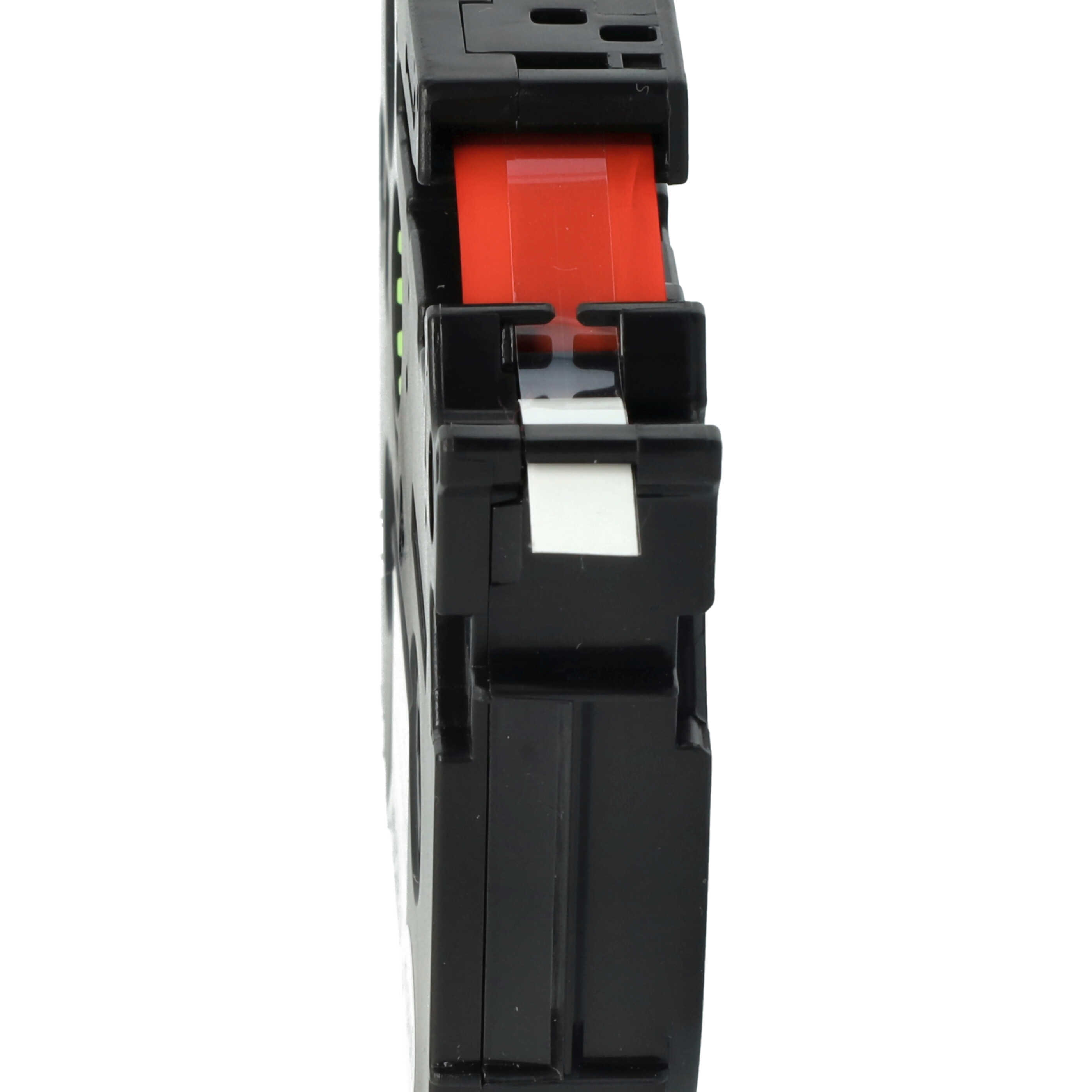 Eine schwarze Bandkassette mit einem roten Bandabschnitt. Weiße Etiketten sind ebenfalls auf der Kassette zu sehen.