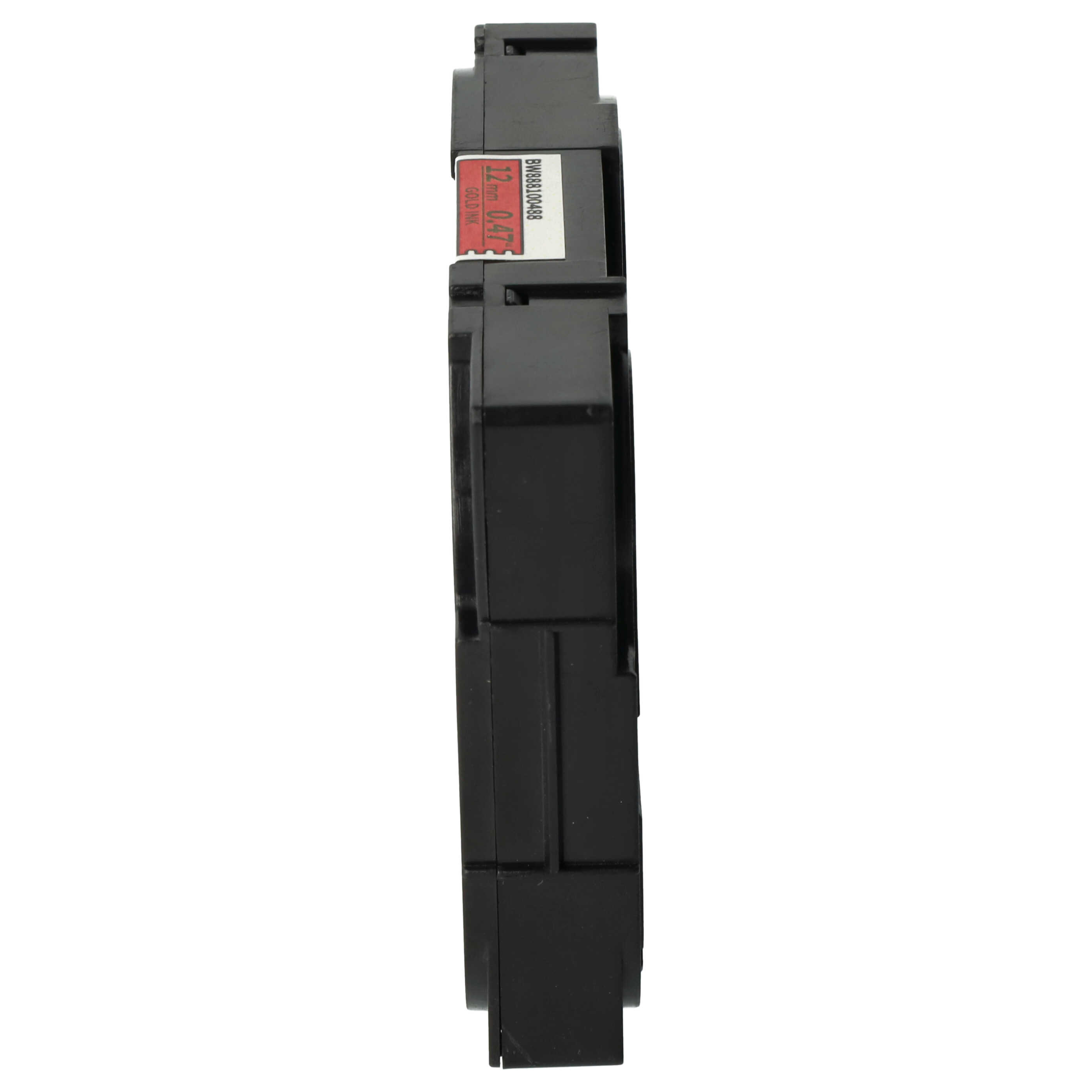 Ein schwarzes elektronisches Bauteil ist auf weißem Hintergrund isoliert. Ein rot-weißer Aufkleber mit Text ist sichtbar.