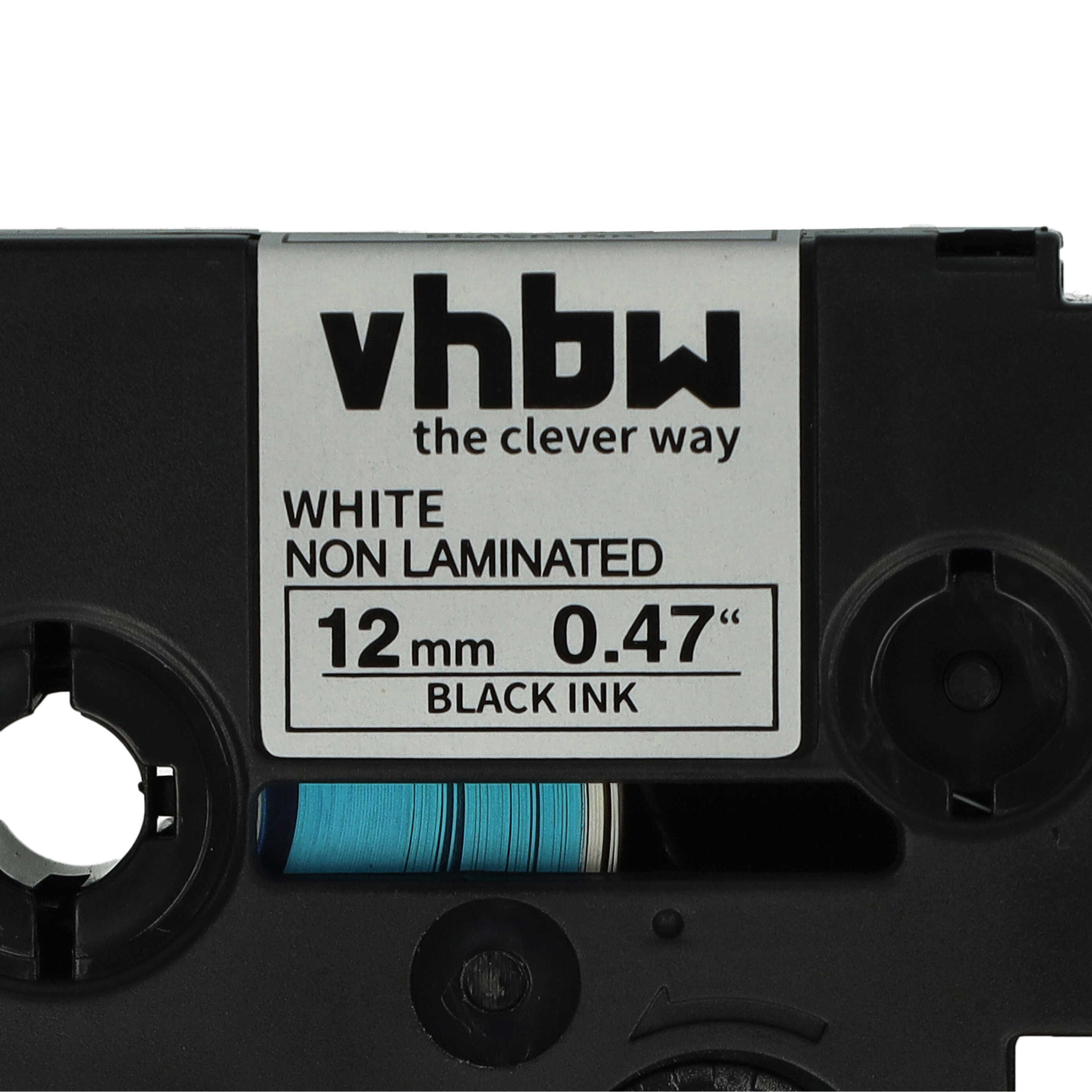 Nahaufnahme eines schwarzen Etikettendruckers. Auf dem weißen Etikett steht vhbw, the clever way. Text: White Non Laminated, 12mm 0.47", Black Ink.
