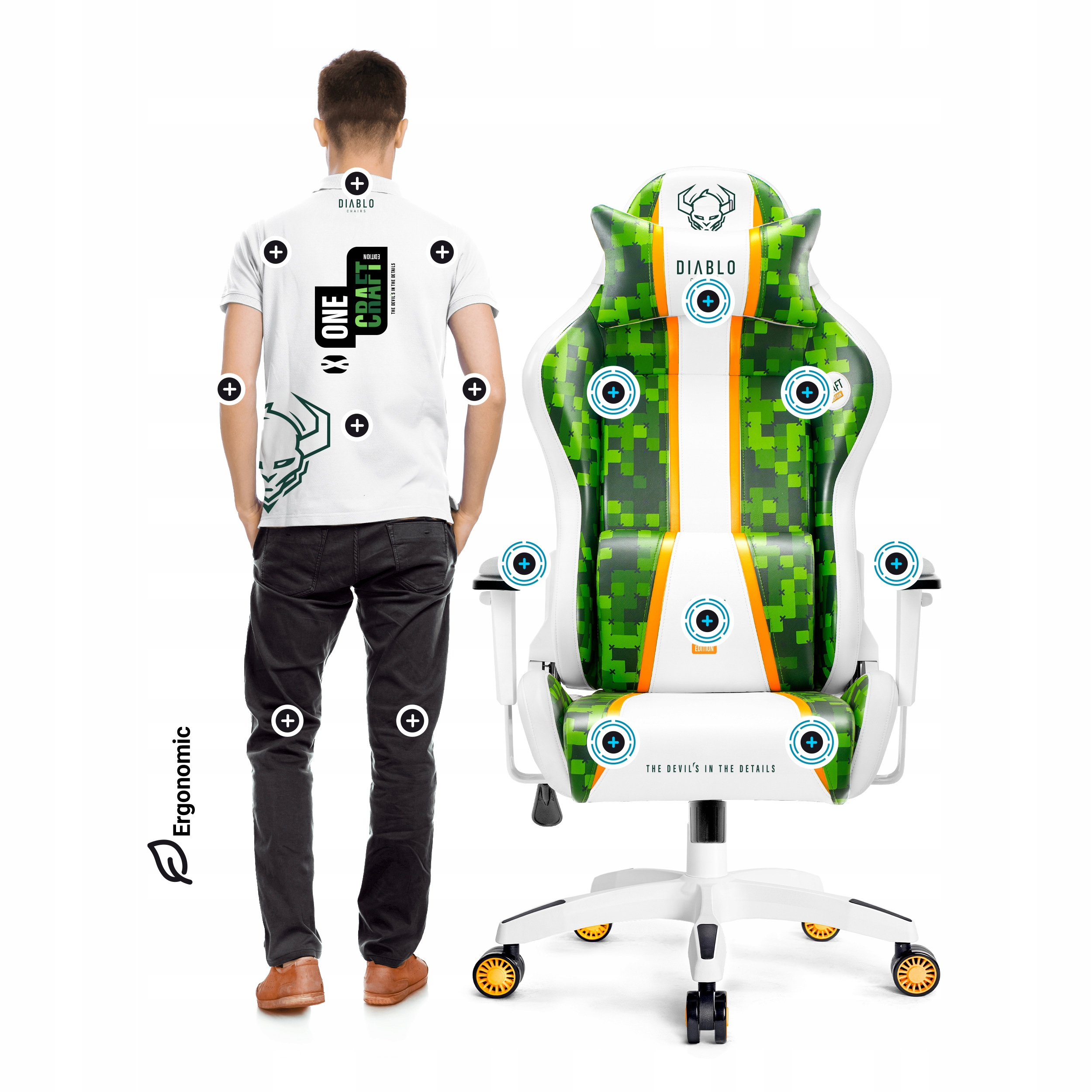 Mężczyzna stoi obok fotela do gier. Krzesło jest białe, zielone w piksele i ma logo Diablo. Mężczyzna ma na sobie białą koszulę.