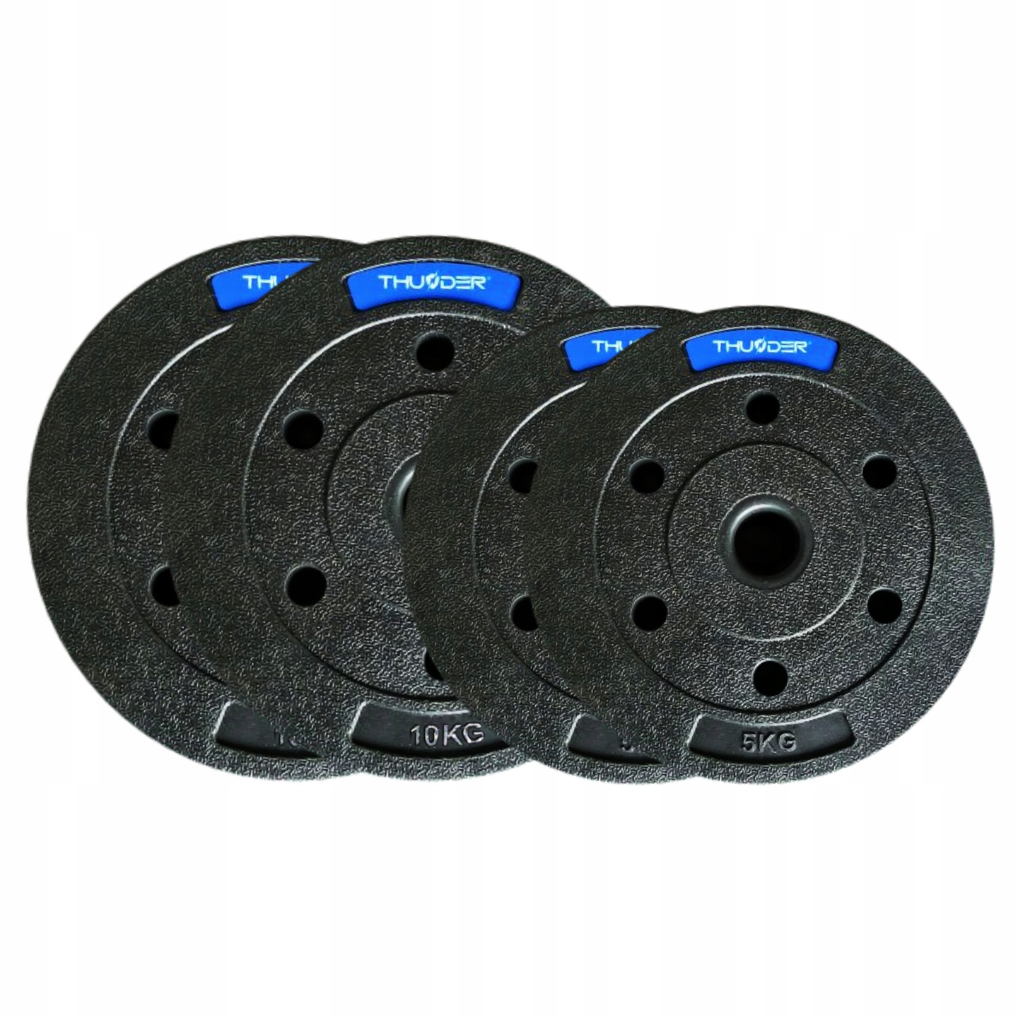 Cztery czarne talerze obciążeniowe ułożone. Każdy ma niebieską etykietę z napisem 'THUNDER'. Jeden '10KG', drugi '5KG'.
