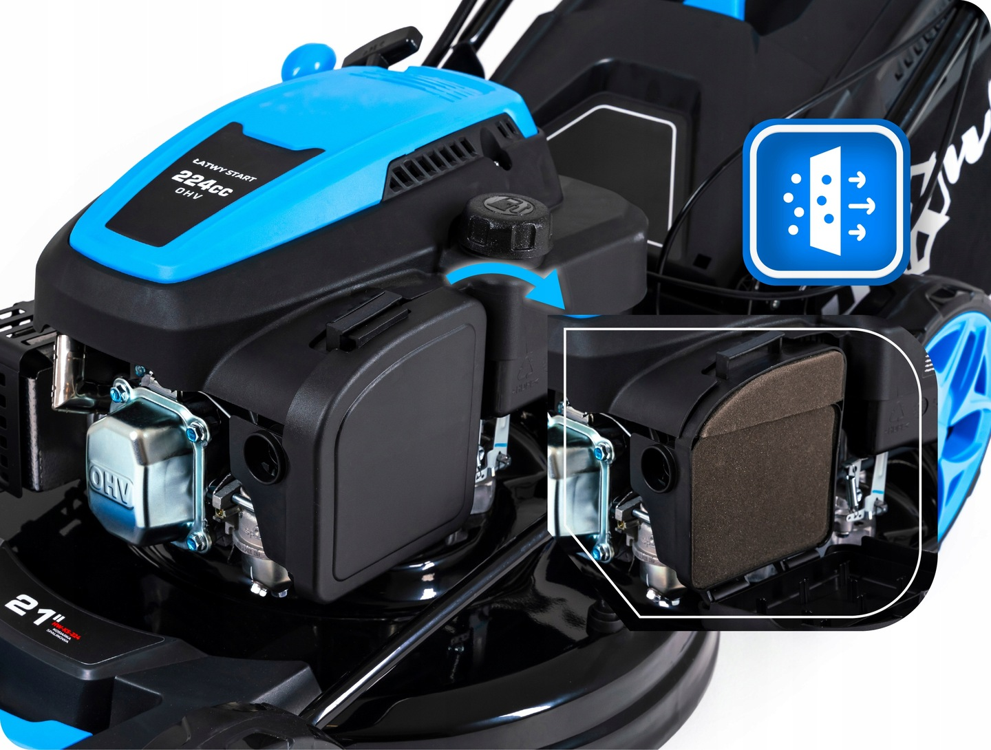 Zbliżenie silnika kosiarki z niebieskimi i czarnymi elementami. Zawiera silnik 224cc, OHV i ikonę filtra powietrza.